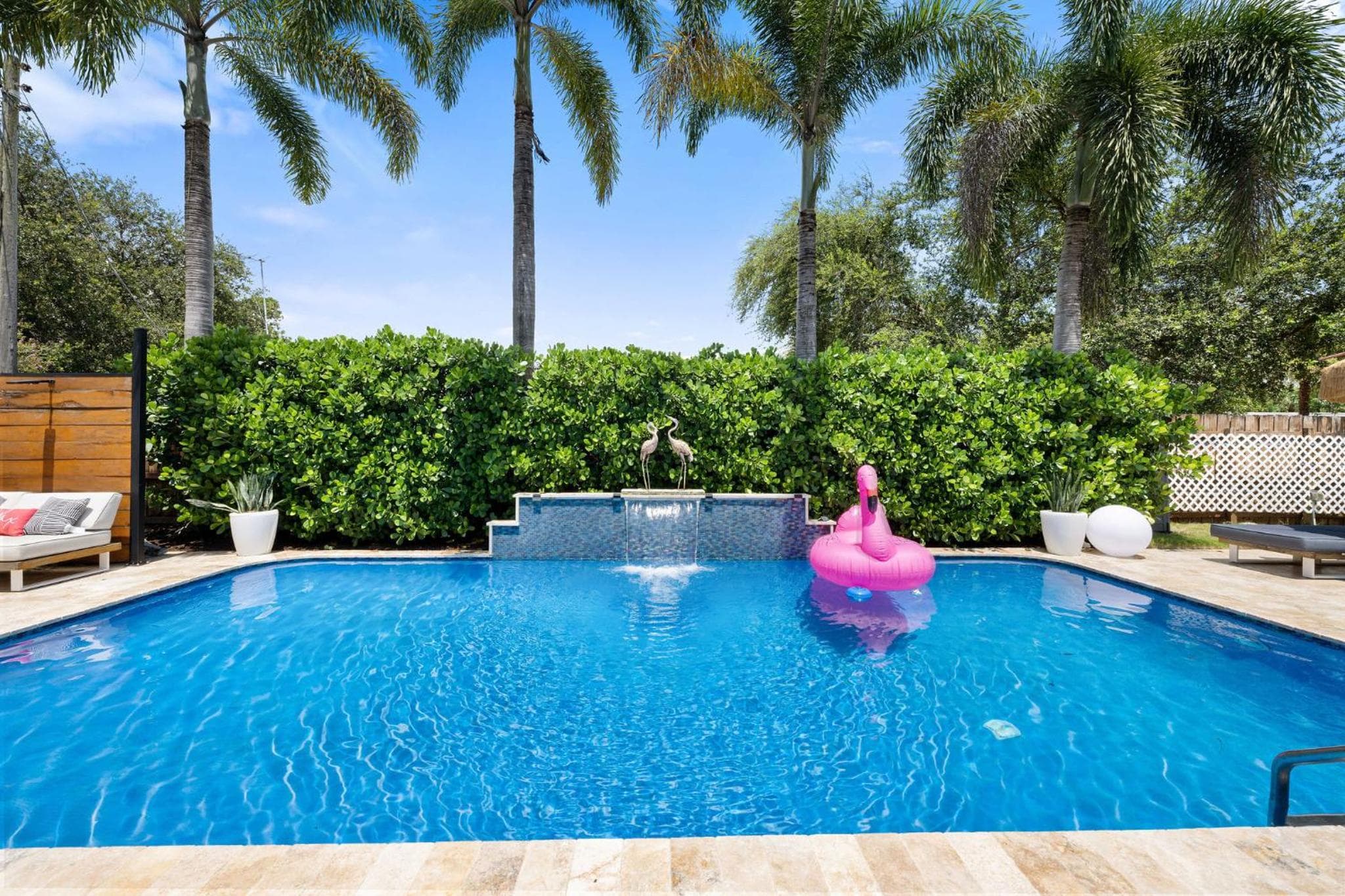 Palms Retreat! Giant Heated Pool-HotTub-FirePit-5Min2Beach-Pets-EV Chgr — 3