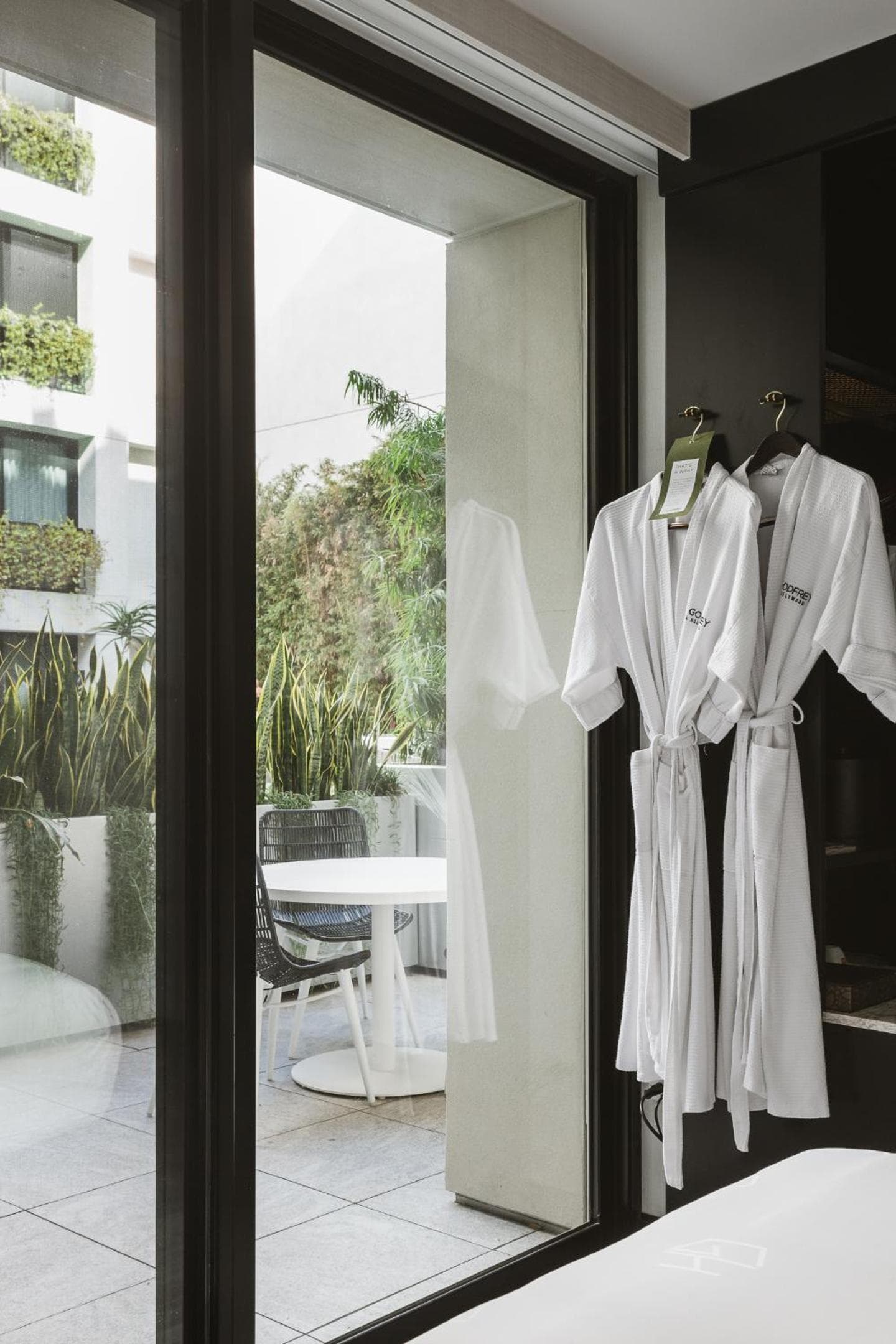 Das Godfrey Hotel Hollywood — 5