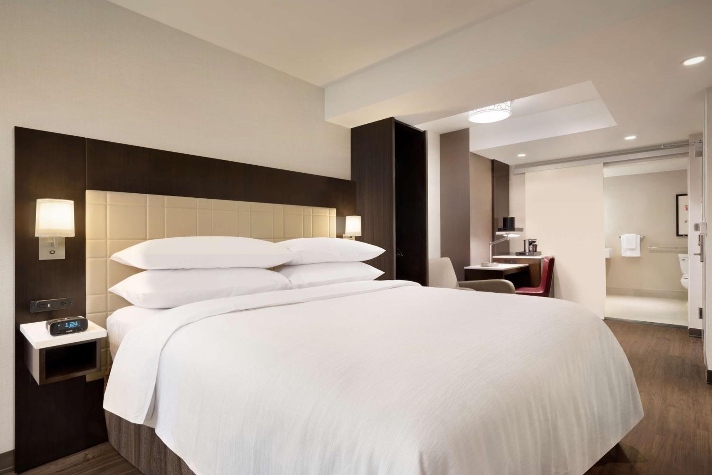 Newly Renovated Embassy Suites By Hilton New York Manhattan Times Square — 10