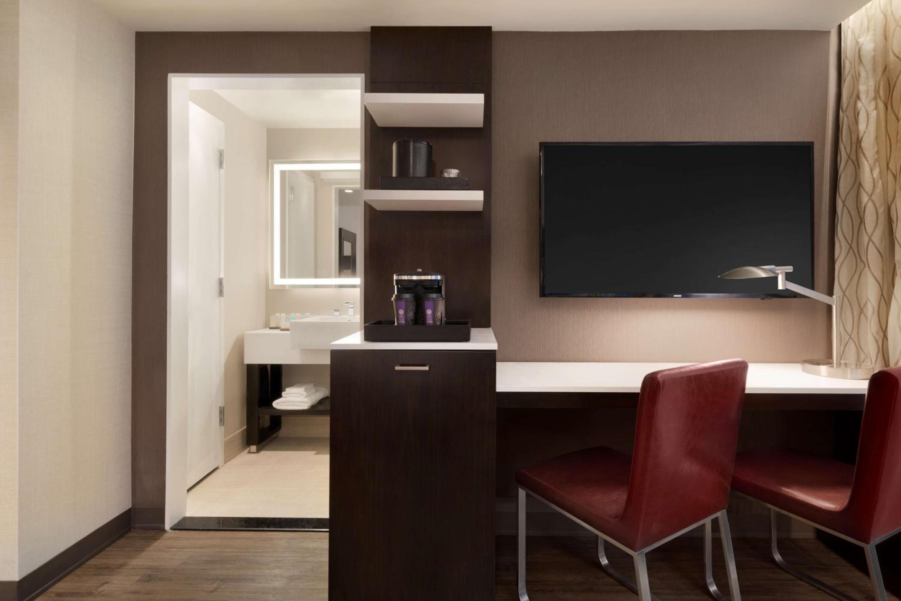 Newly Renovated Embassy Suites By Hilton New York Manhattan Times Square — 7