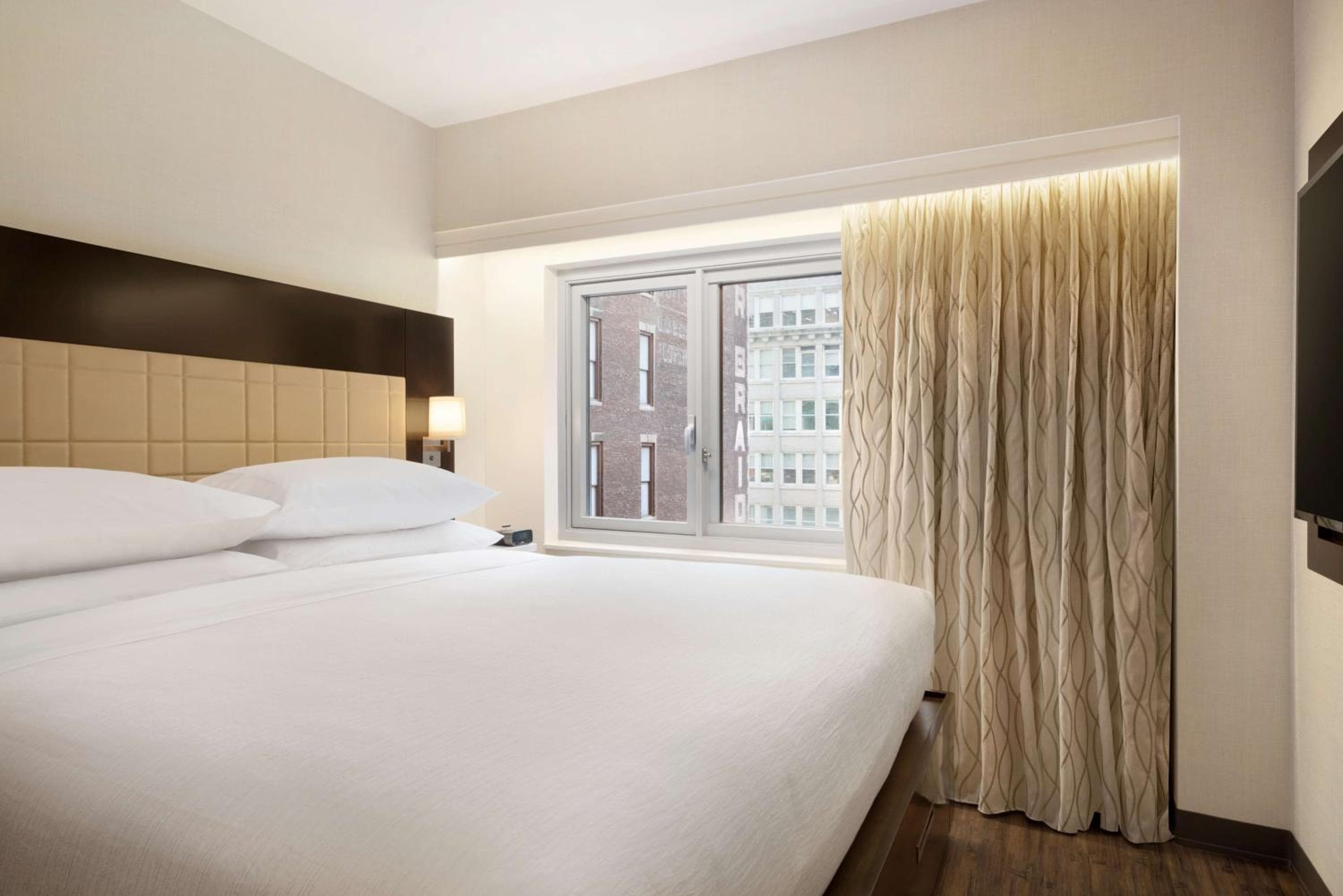 Newly Renovated Embassy Suites By Hilton New York Manhattan Times Square — 4