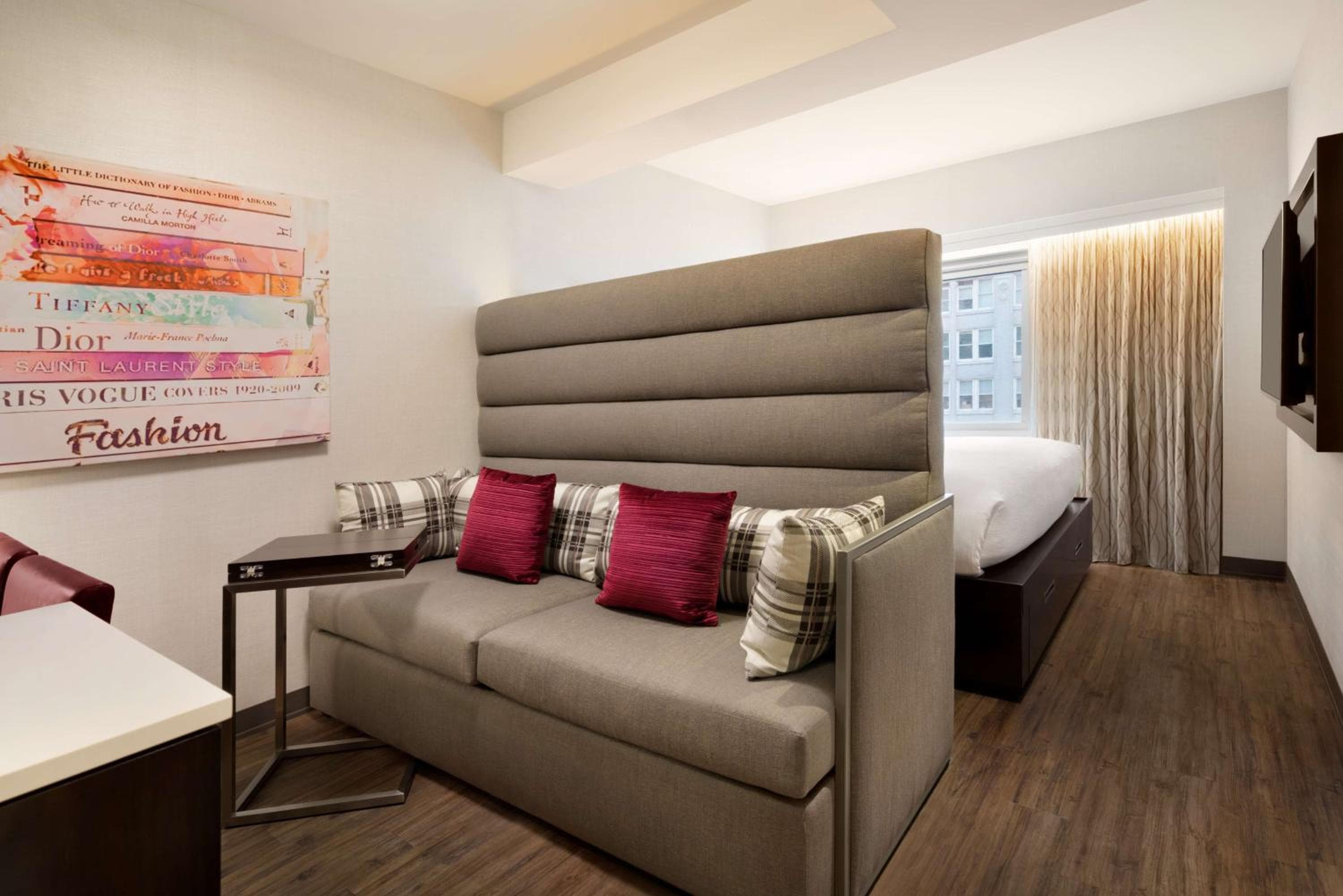 Newly Renovated Embassy Suites By Hilton New York Manhattan Times Square — 9