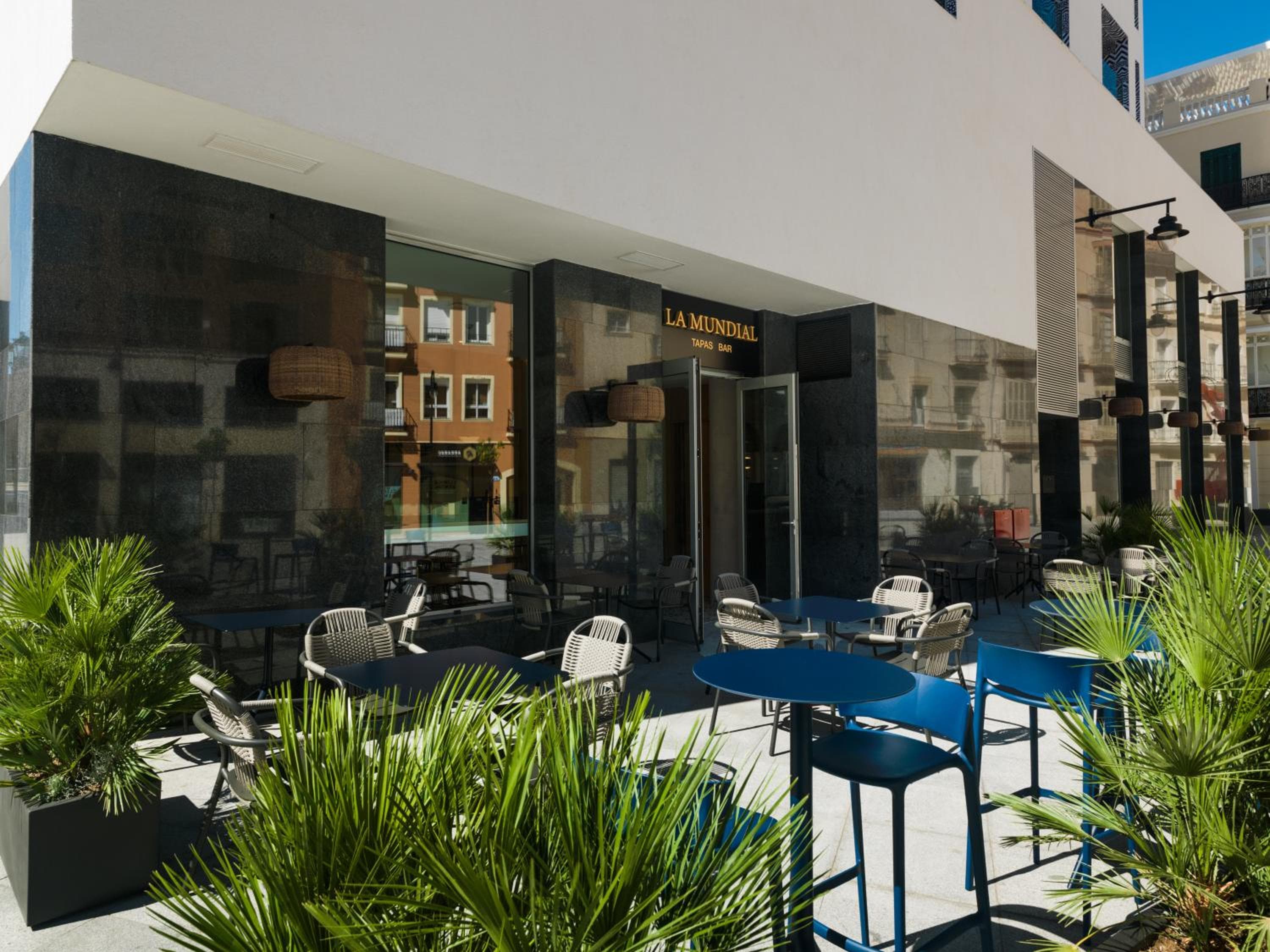 H10 Croma Málaga — 2