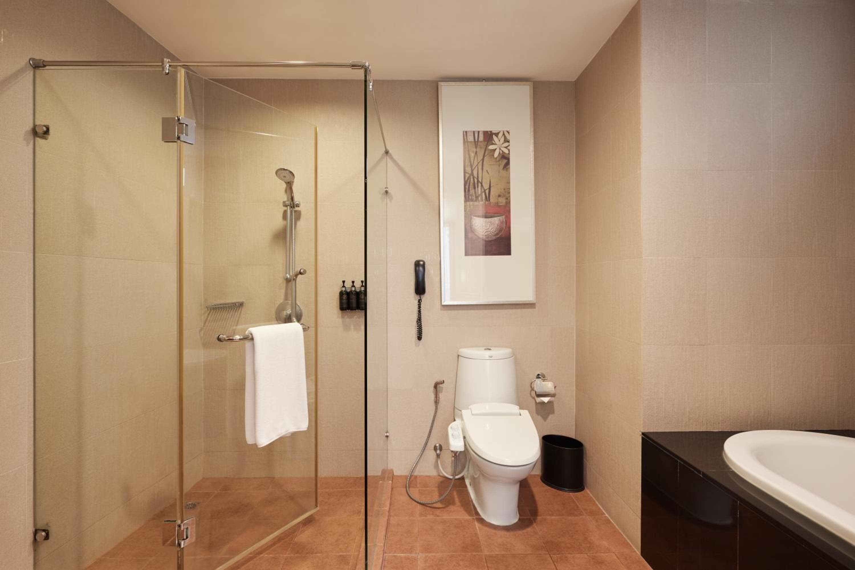 Dusit Suites Hotel Ratchadamri, Bangkok — 13