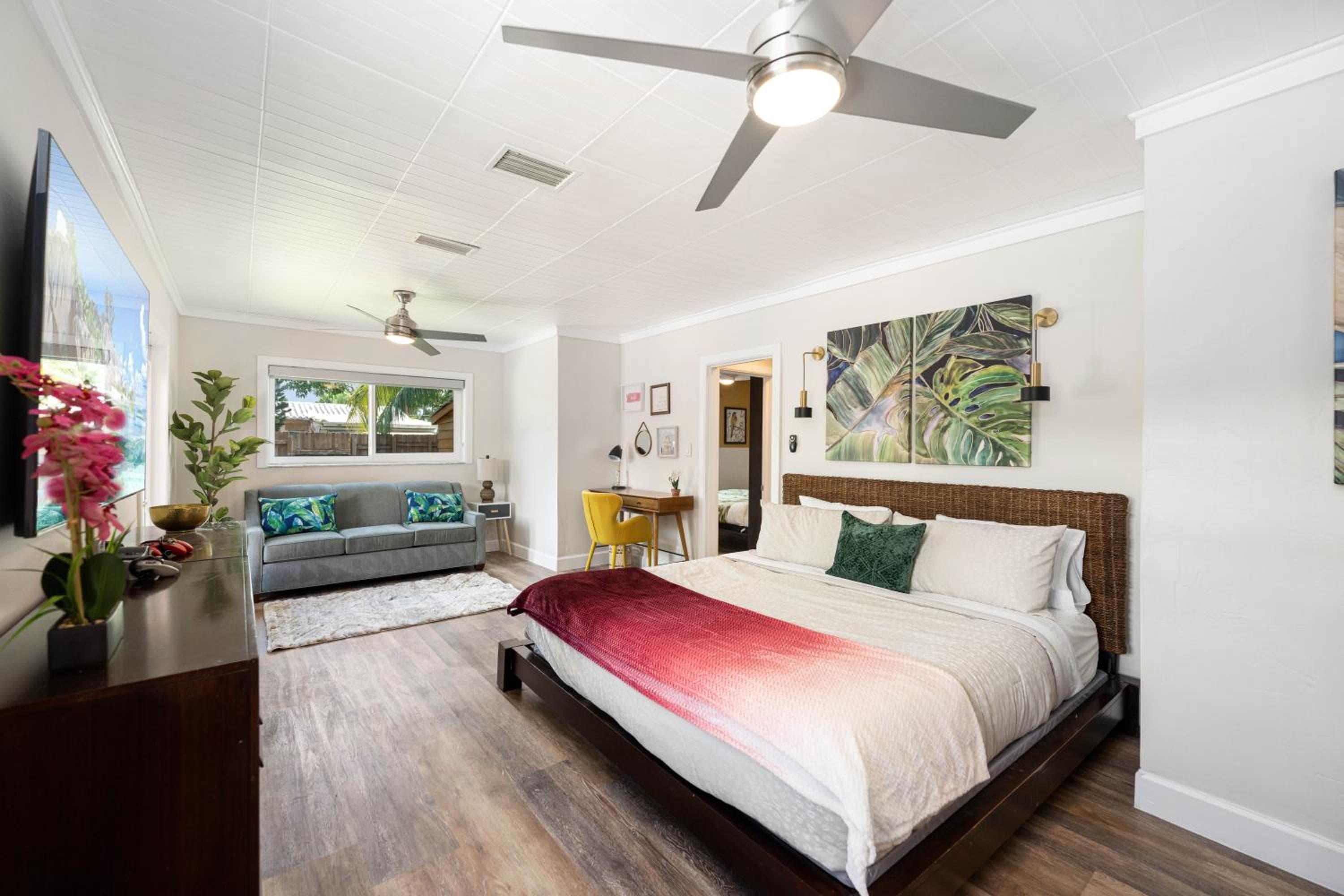 Palms Retreat! Giant Heated Pool-HotTub-FirePit-5Min2Beach-Pets-EV Chgr — 21