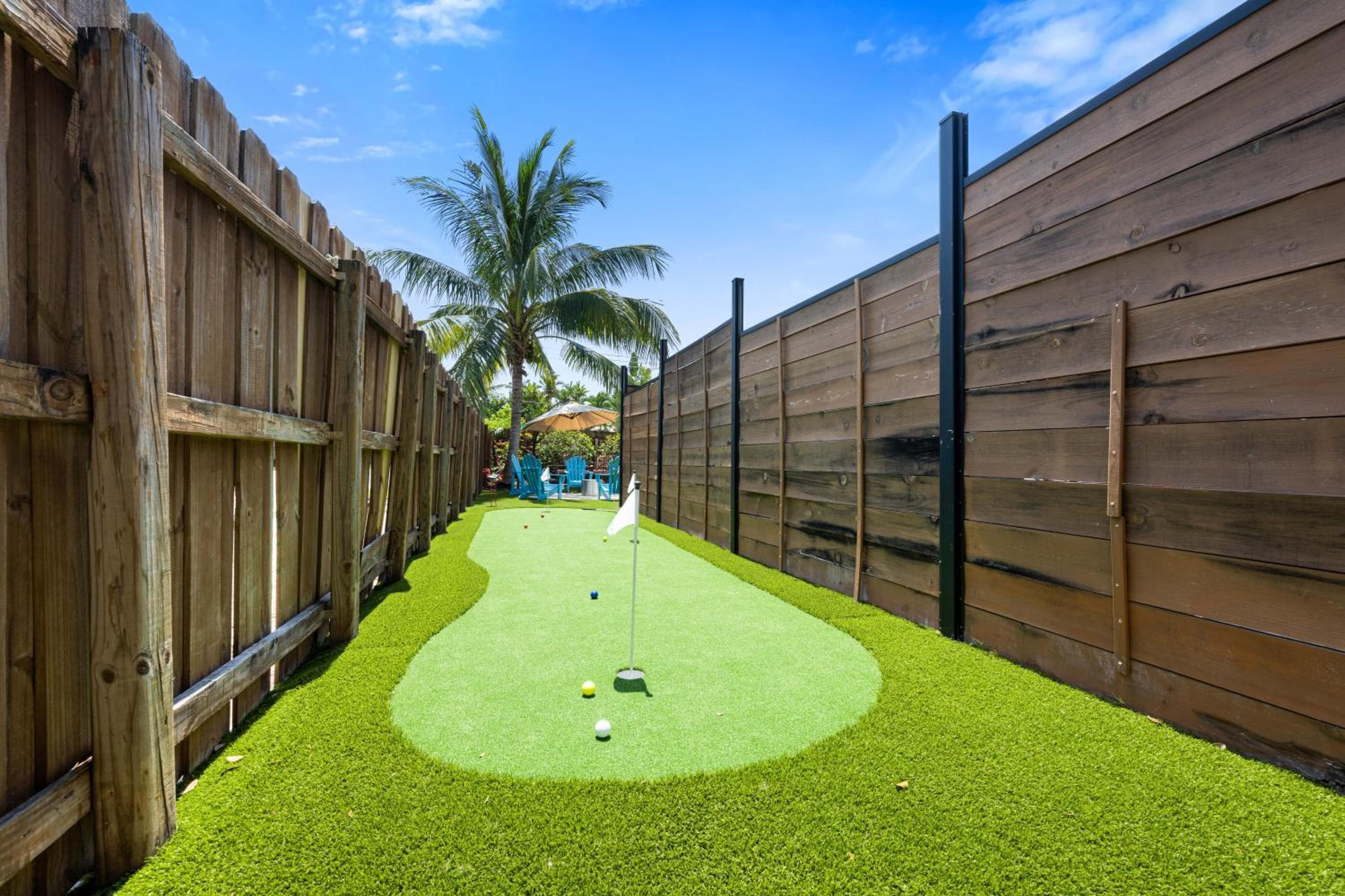 Palms Retreat! Giant Heated Pool-HotTub-FirePit-5Min2Beach-Pets-EV Chgr — 26