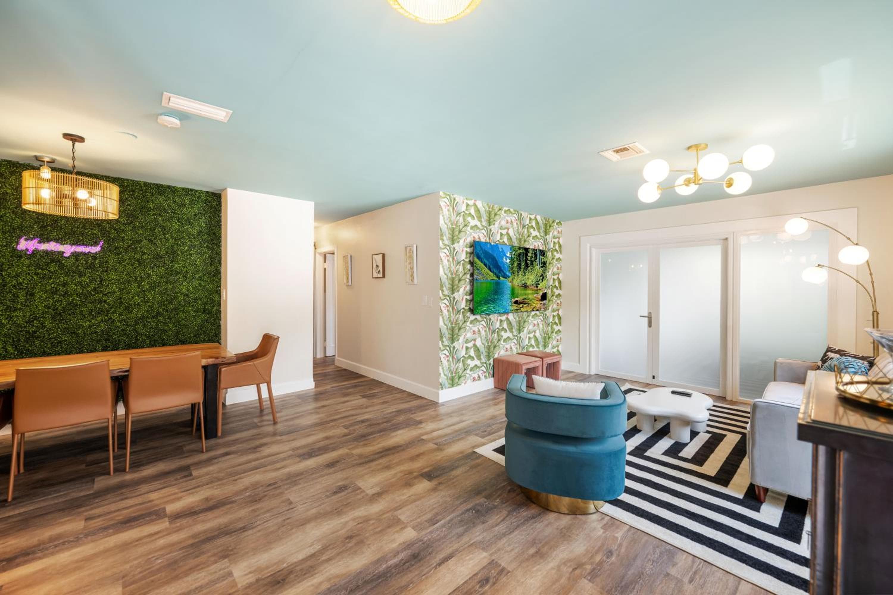 Palms Retreat! Giant Heated Pool-HotTub-FirePit-5Min2Beach-Pets-EV Chgr — 19