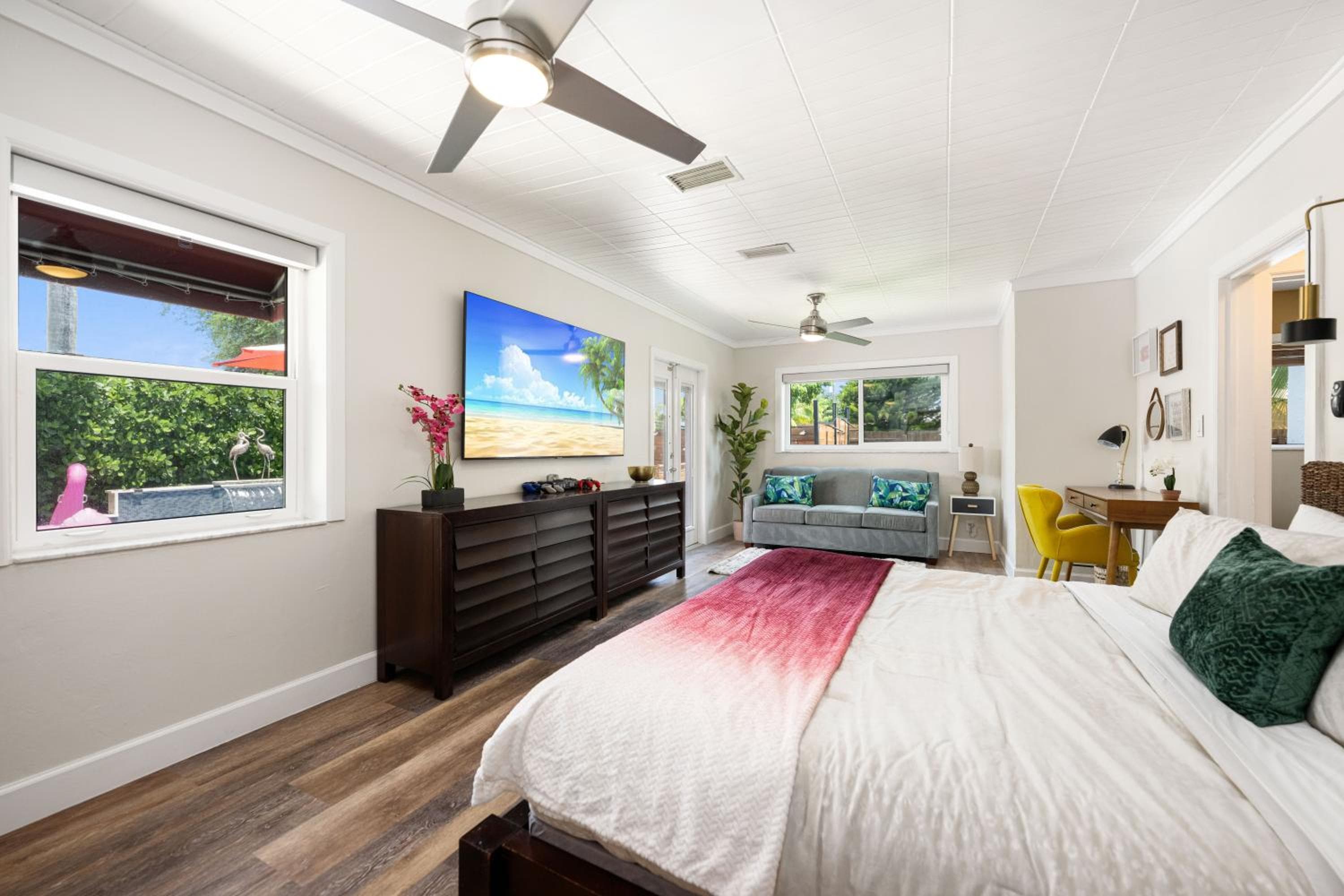 Palms Retreat! Giant Heated Pool-HotTub-FirePit-5Min2Beach-Pets-EV Chgr — 15