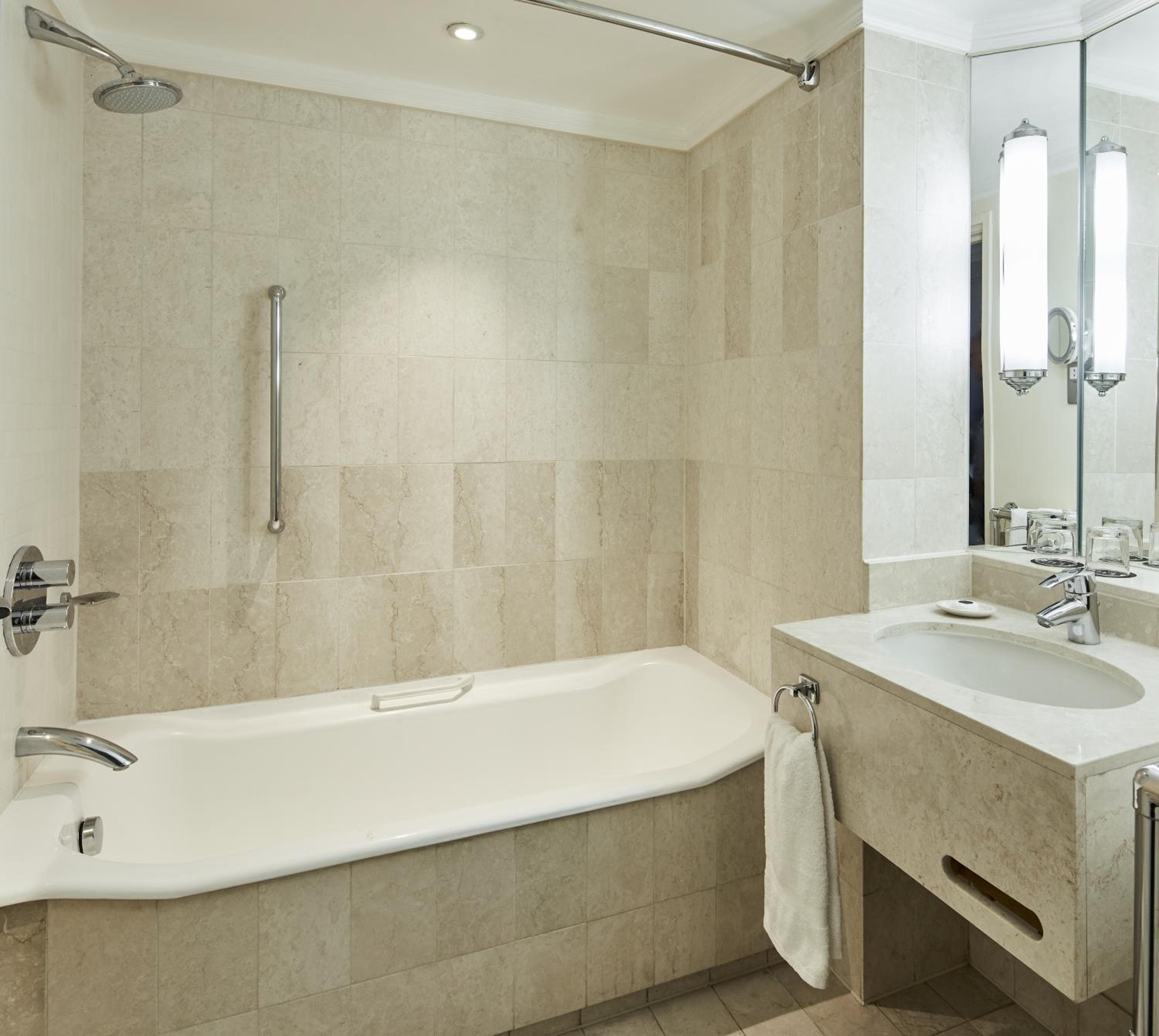 The Dilly hotel, 21 Piccadilly, London, United Kingdom — photo 70