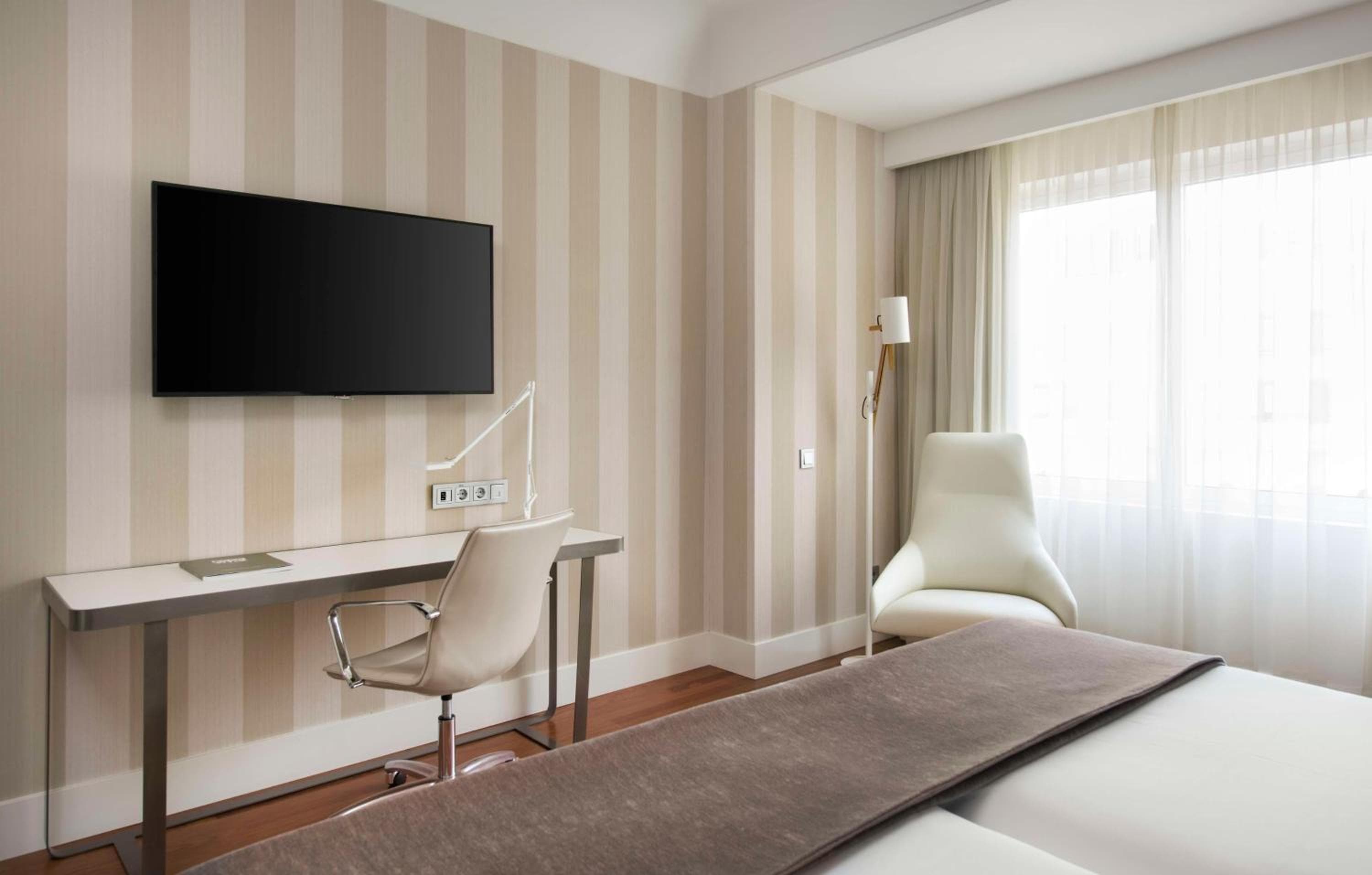 NH Collection Madrid Colón — 15
