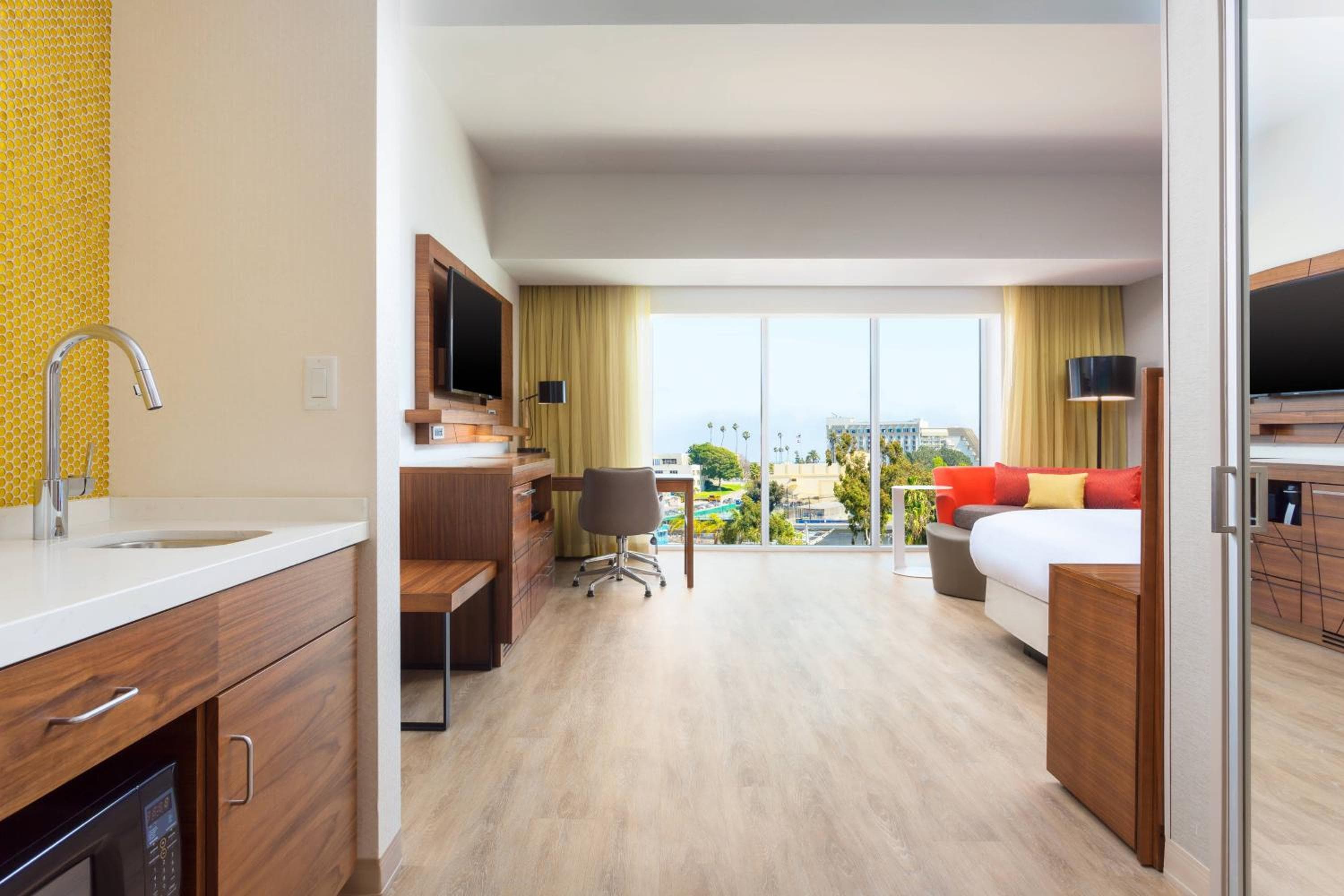 Courtyard by Marriott Santa Monica — 20