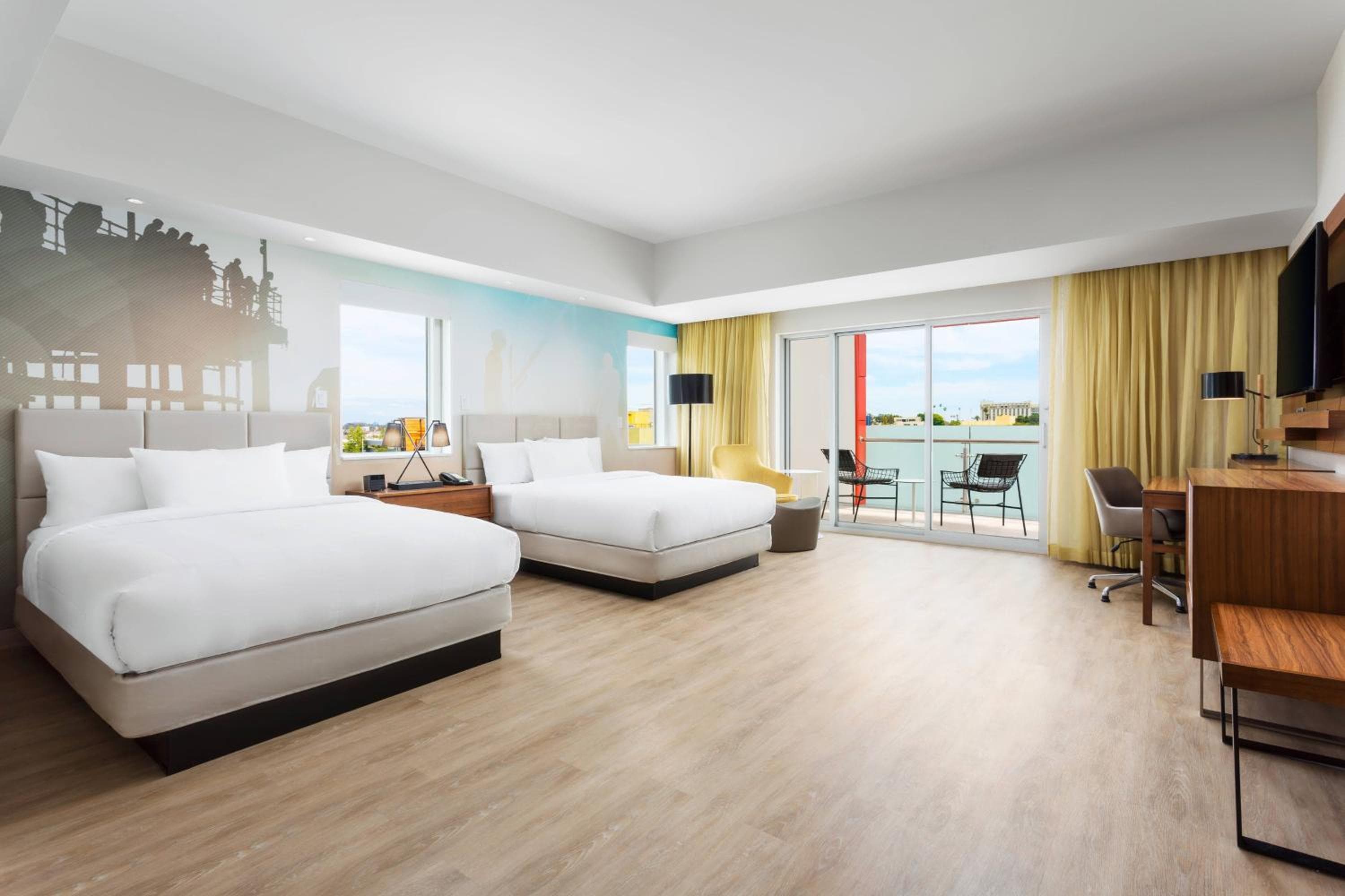 Courtyard by Marriott Santa Monica — 22