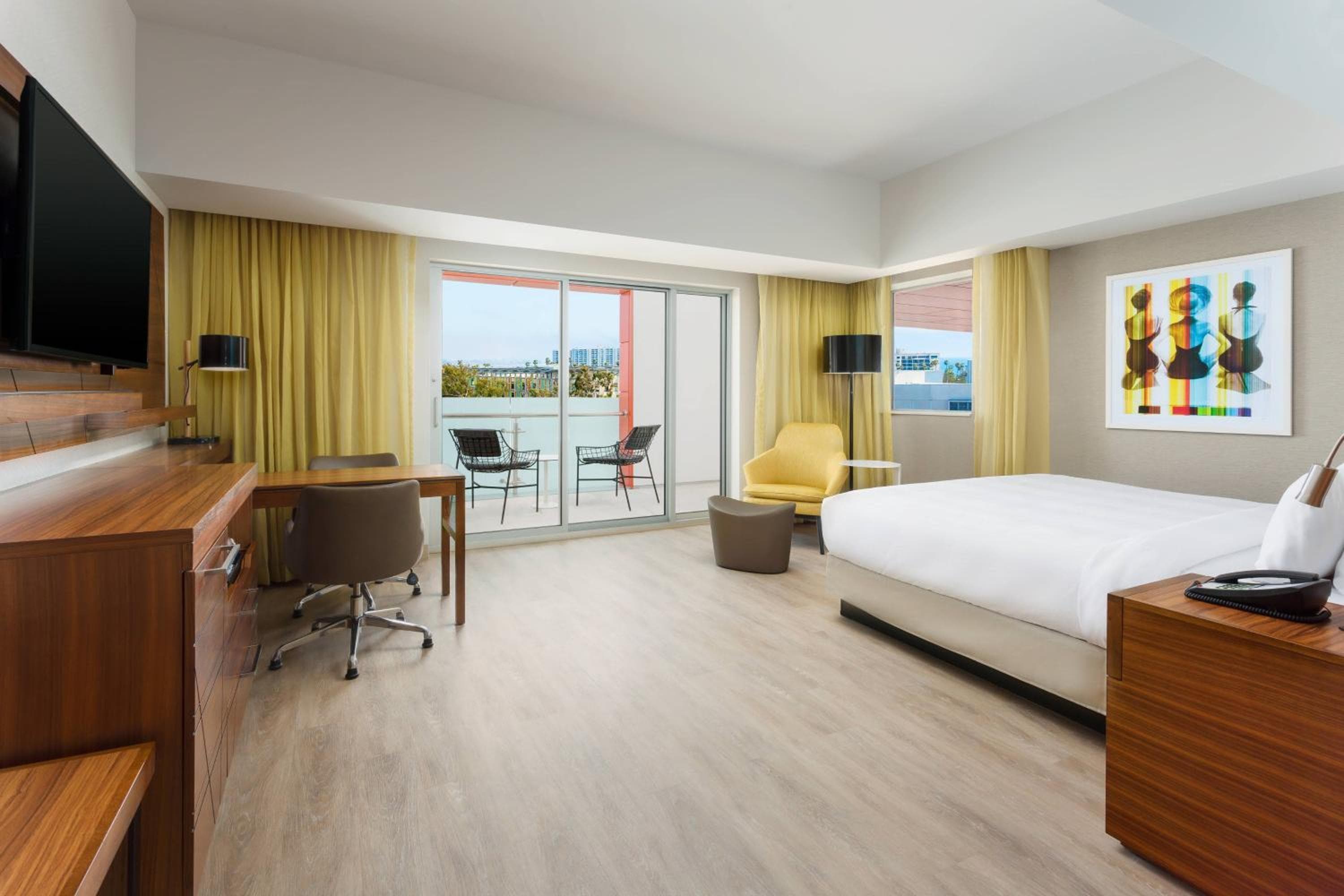 Courtyard by Marriott Santa Monica — 24