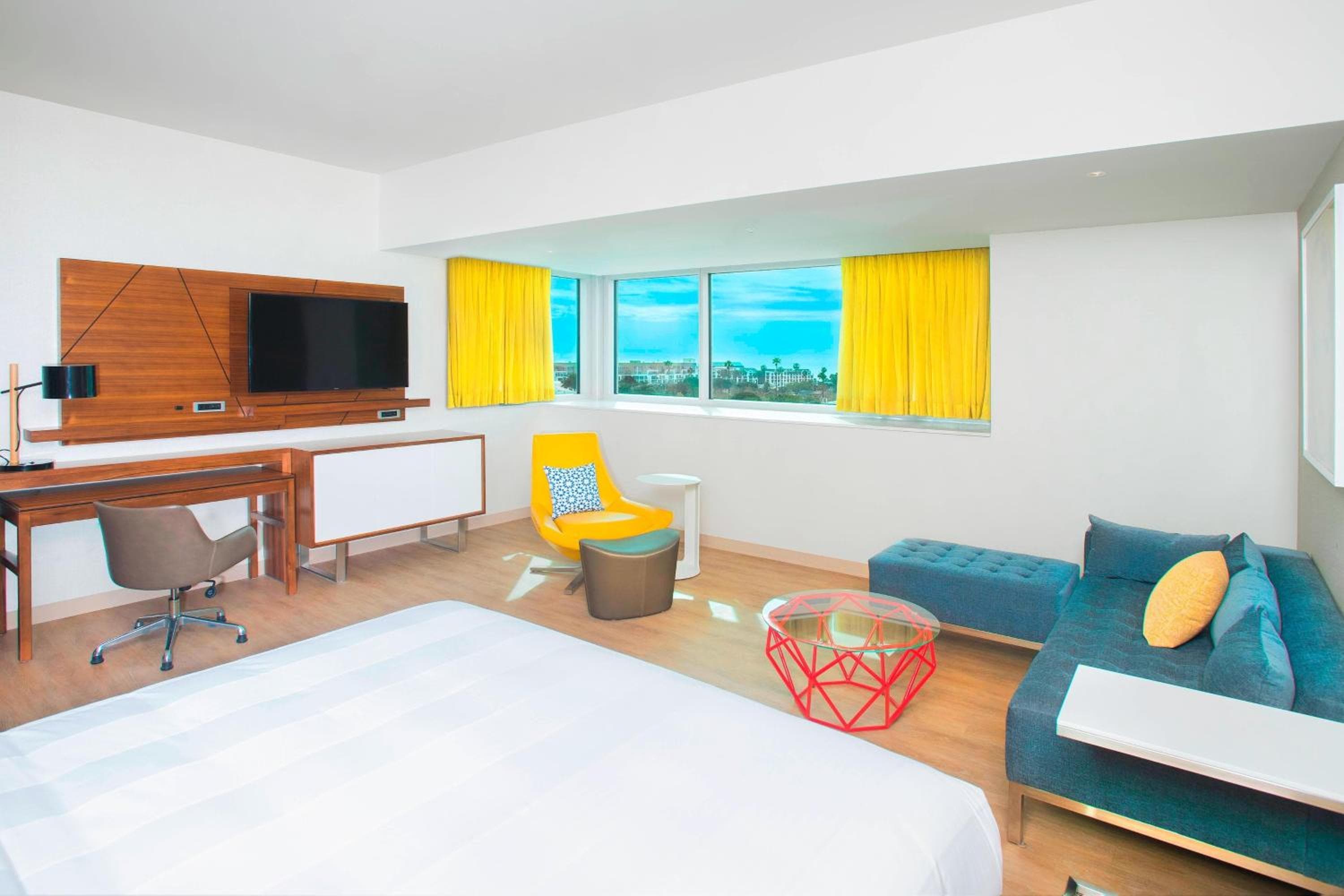 Courtyard by Marriott Santa Monica — 27