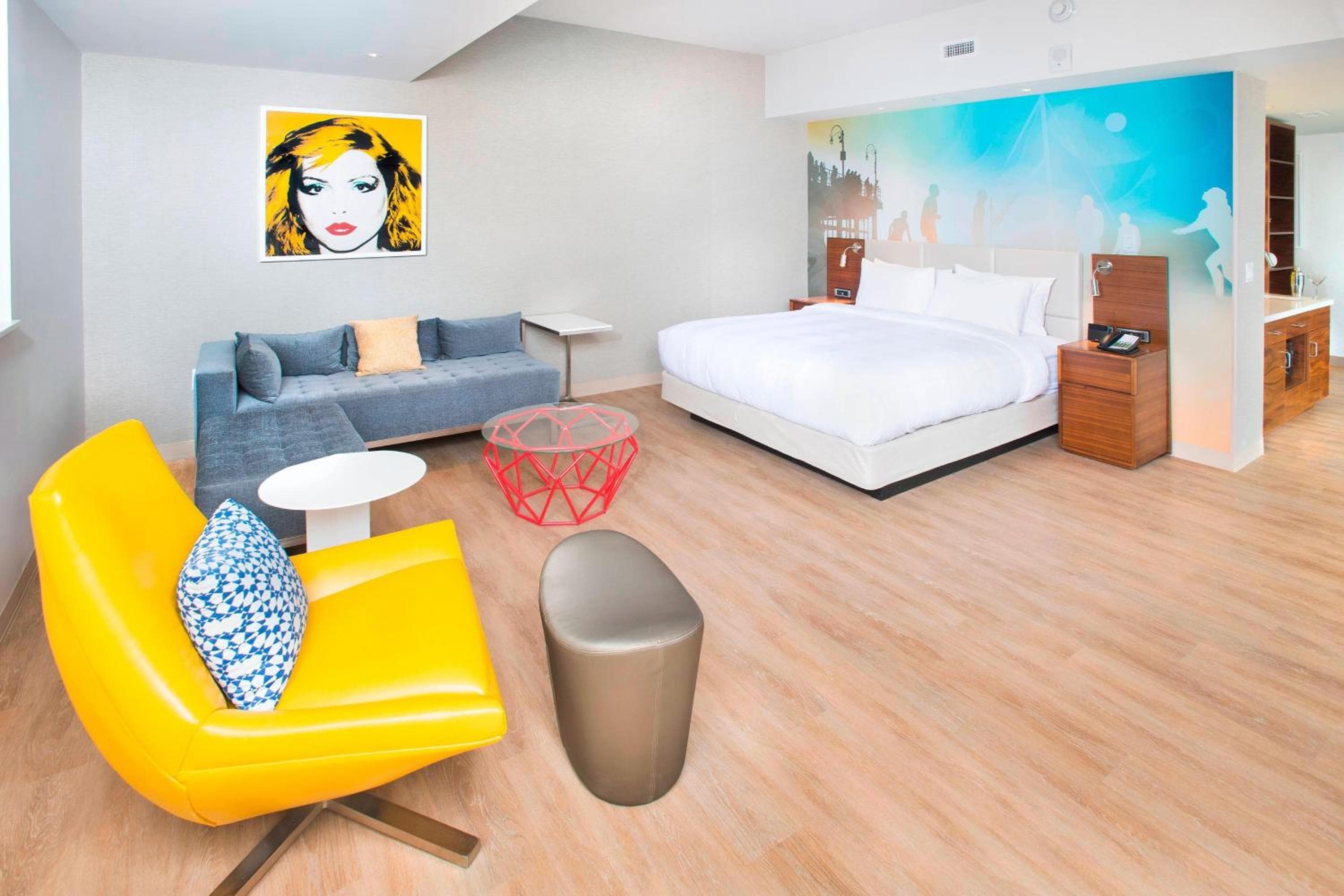 Courtyard by Marriott Santa Monica — 29