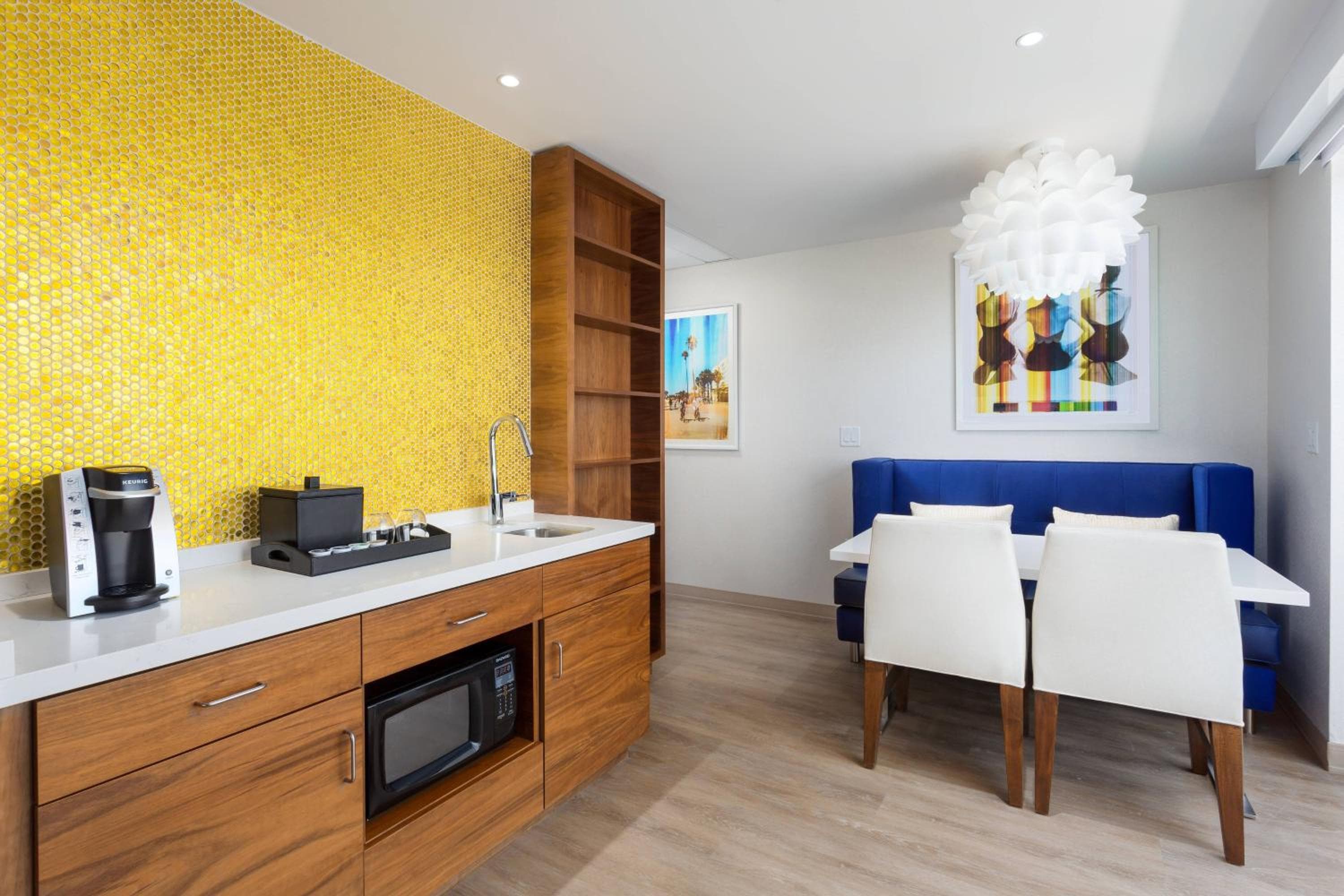 Courtyard by Marriott Santa Monica — 28
