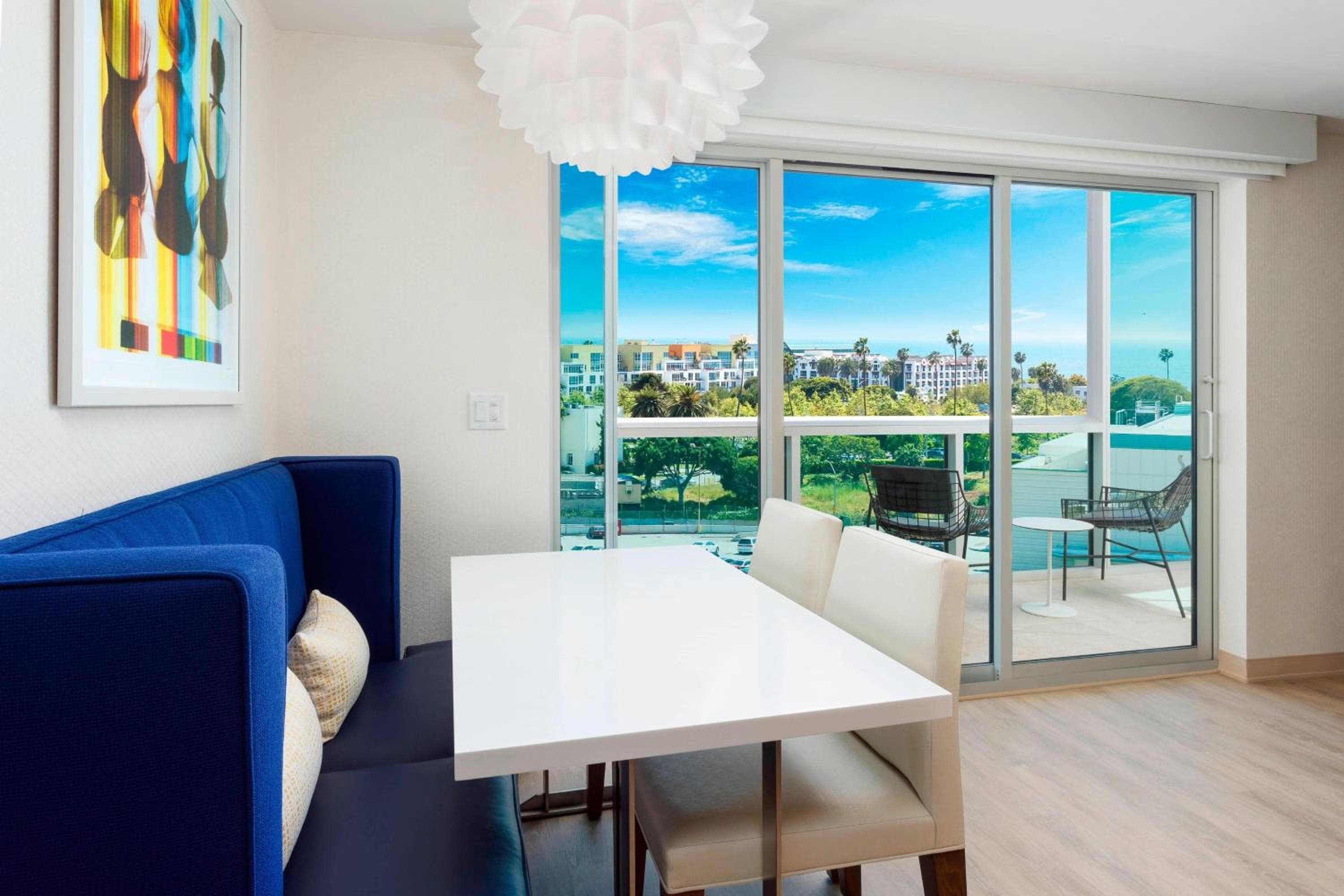 Courtyard by Marriott Santa Monica — 26