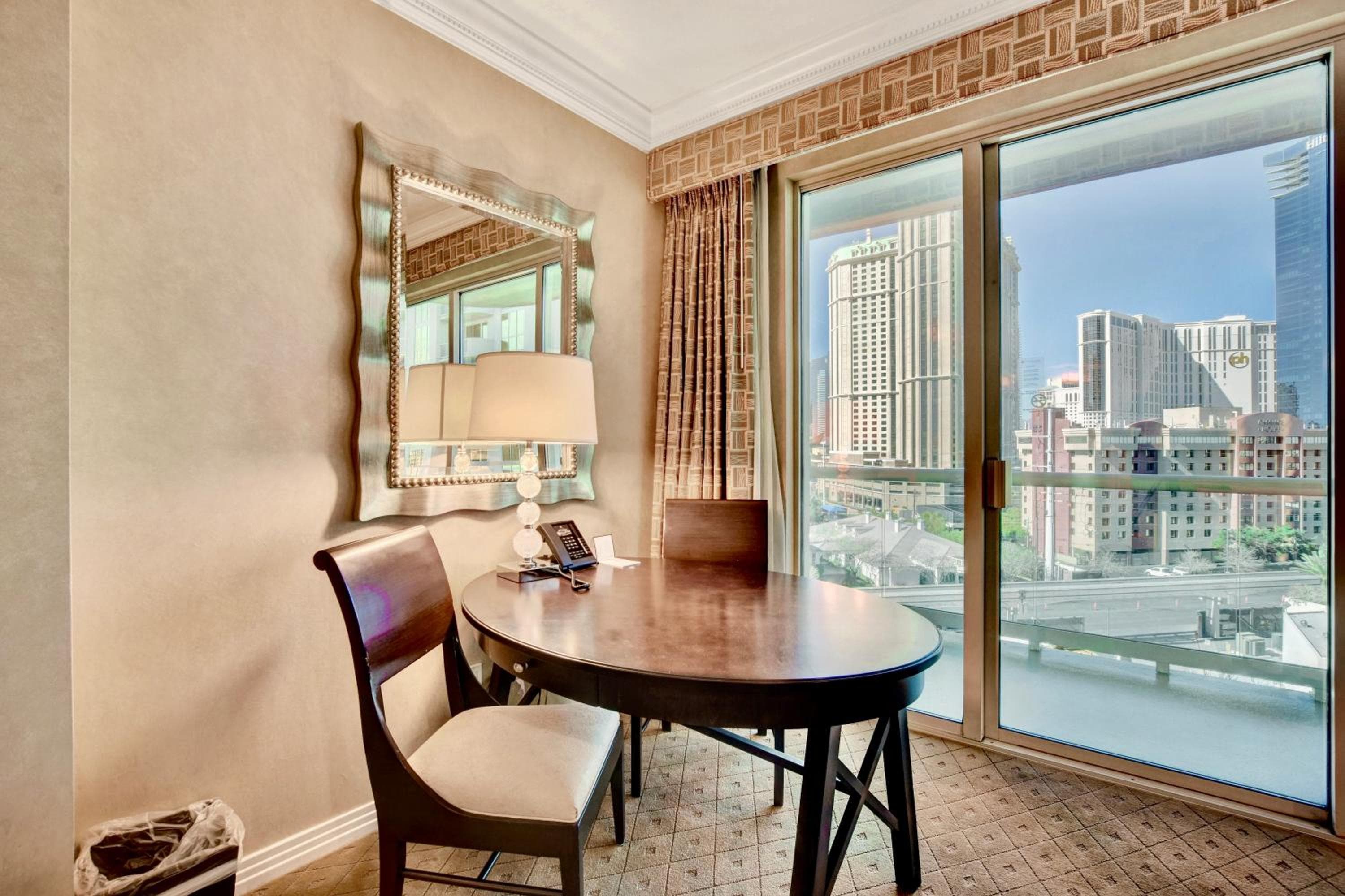 No Resort Fee - Balcony Strip Views, Pools & Parking — 16