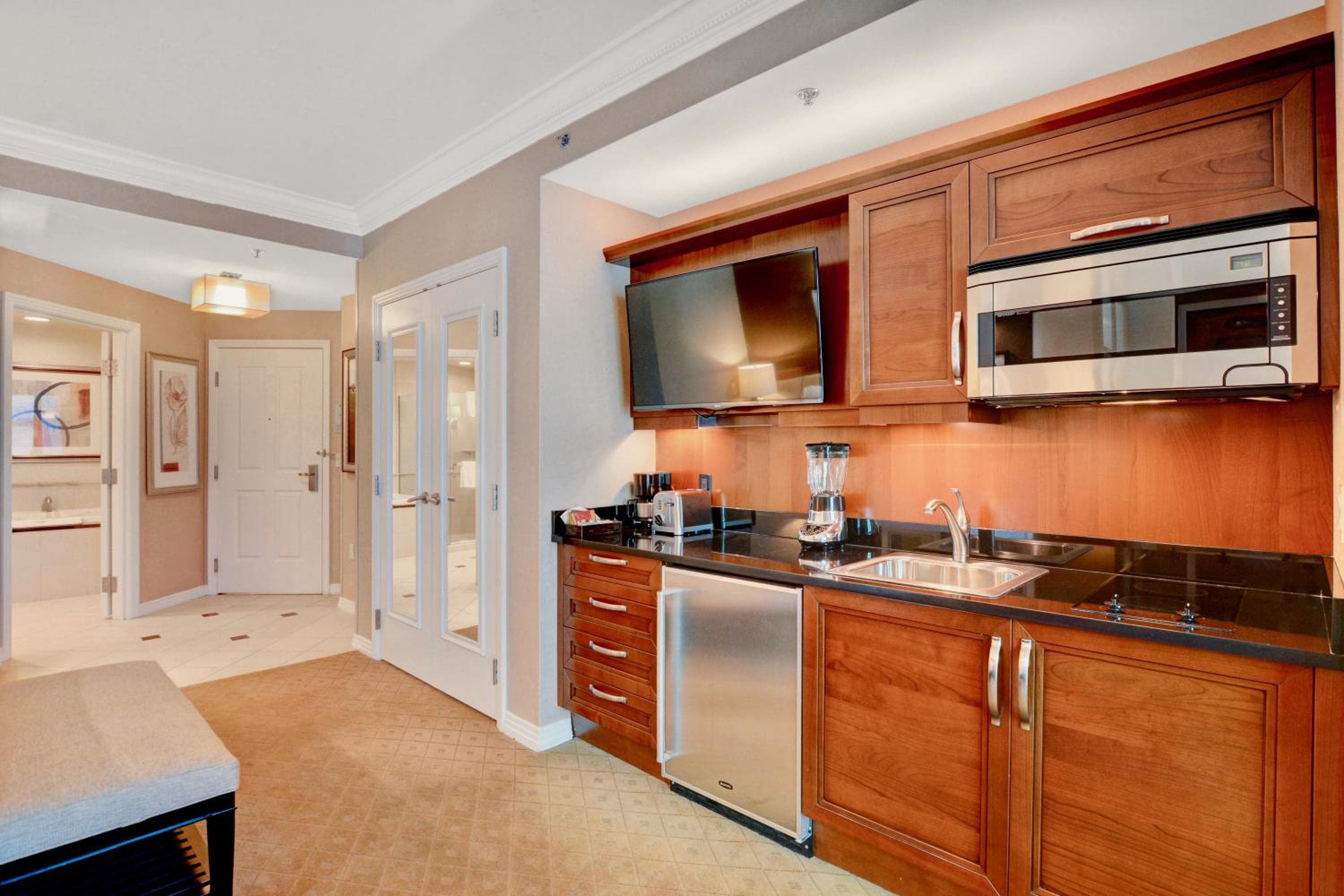 Strip View Balcony Suites - No Resort Fee ! — 30