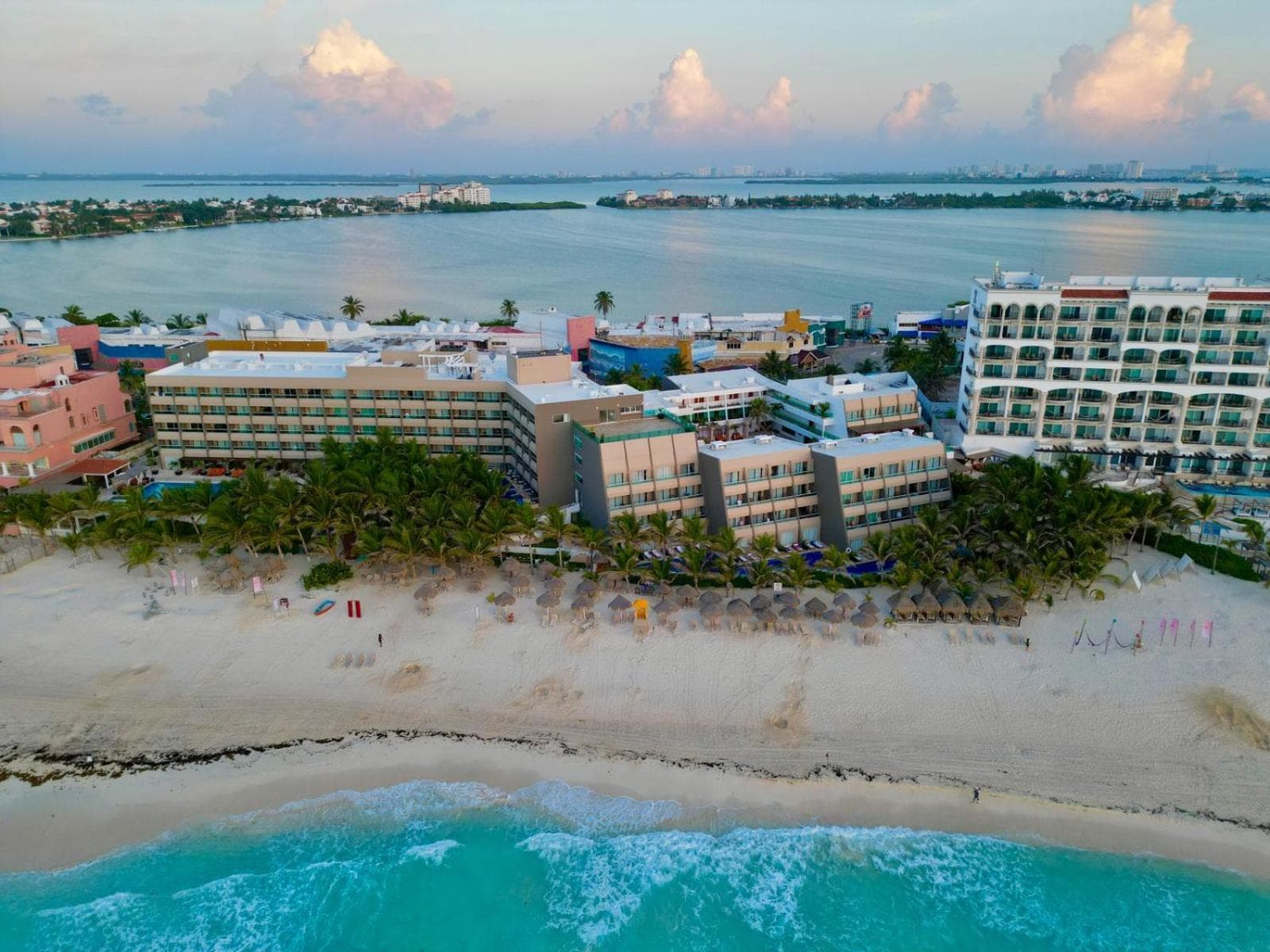 Flamingo Cancún Resort — 1