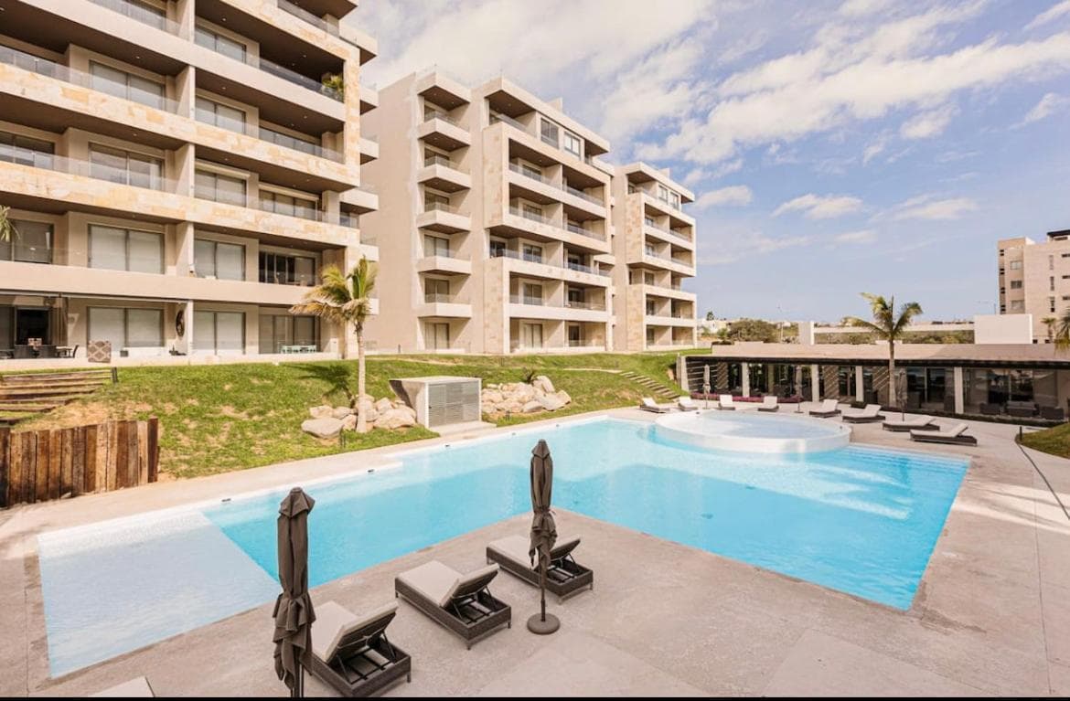 Precioso estudio con balcón, gran ubicación en Cabo San Lucas - Estacionamiento gratis — 11