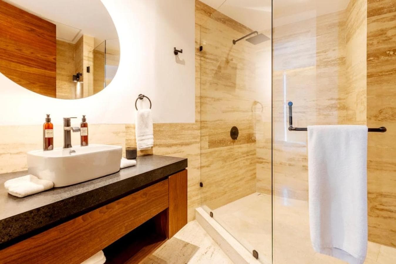 Panoramic Ocean View Hot Tub — 18