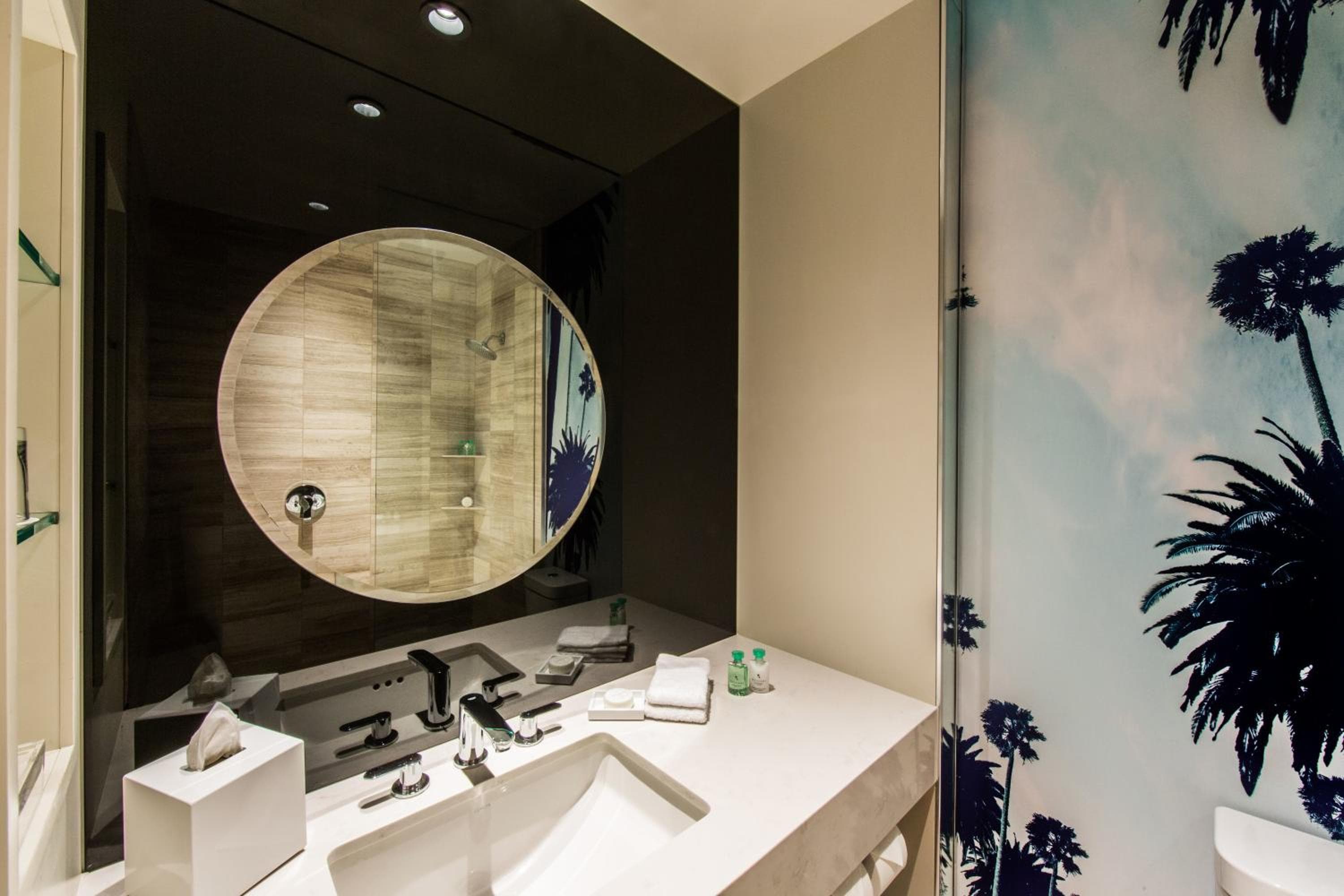 Mosaic Hotel Beverly Hills — 20