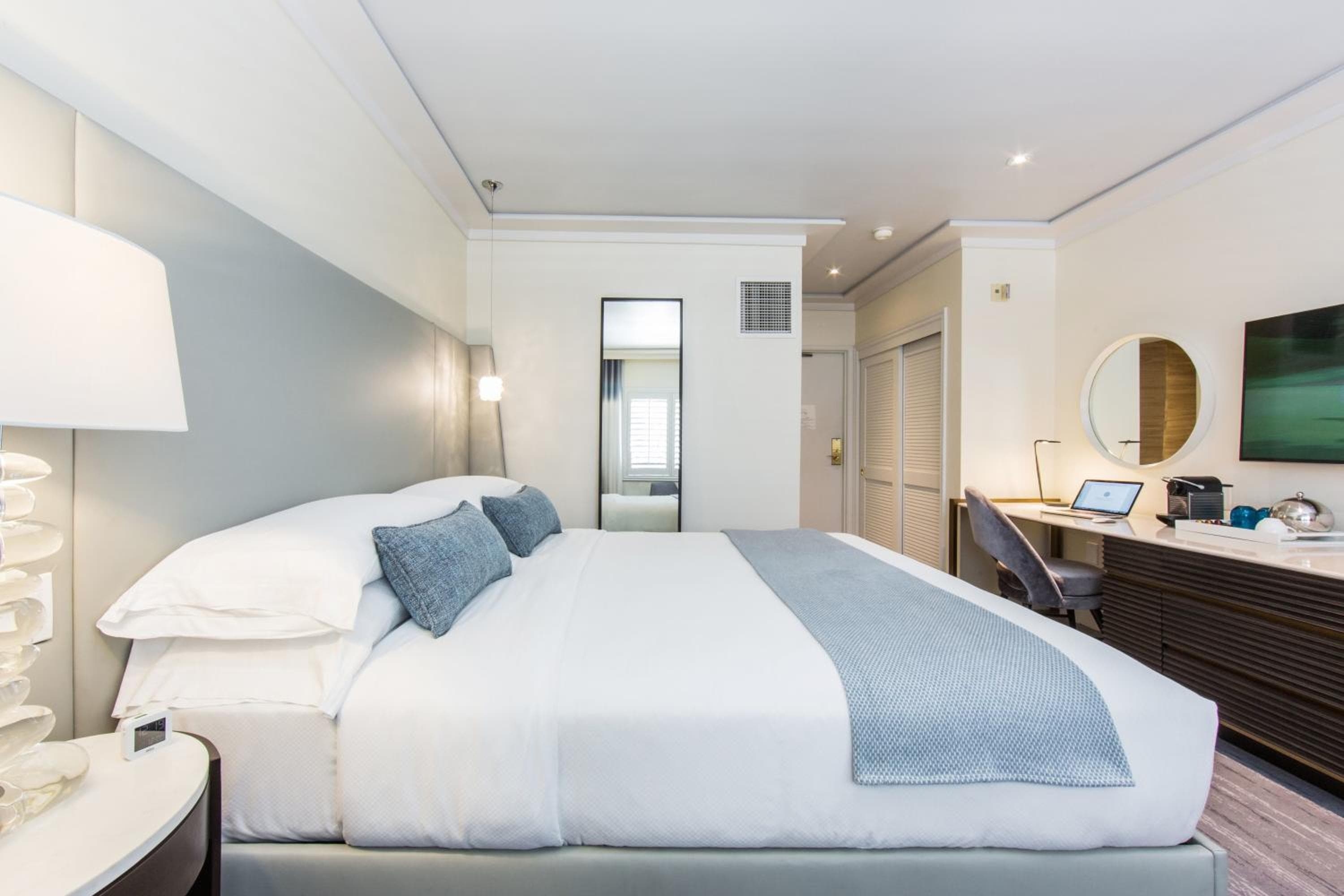 Mosaic Hotel Beverly Hills — 15