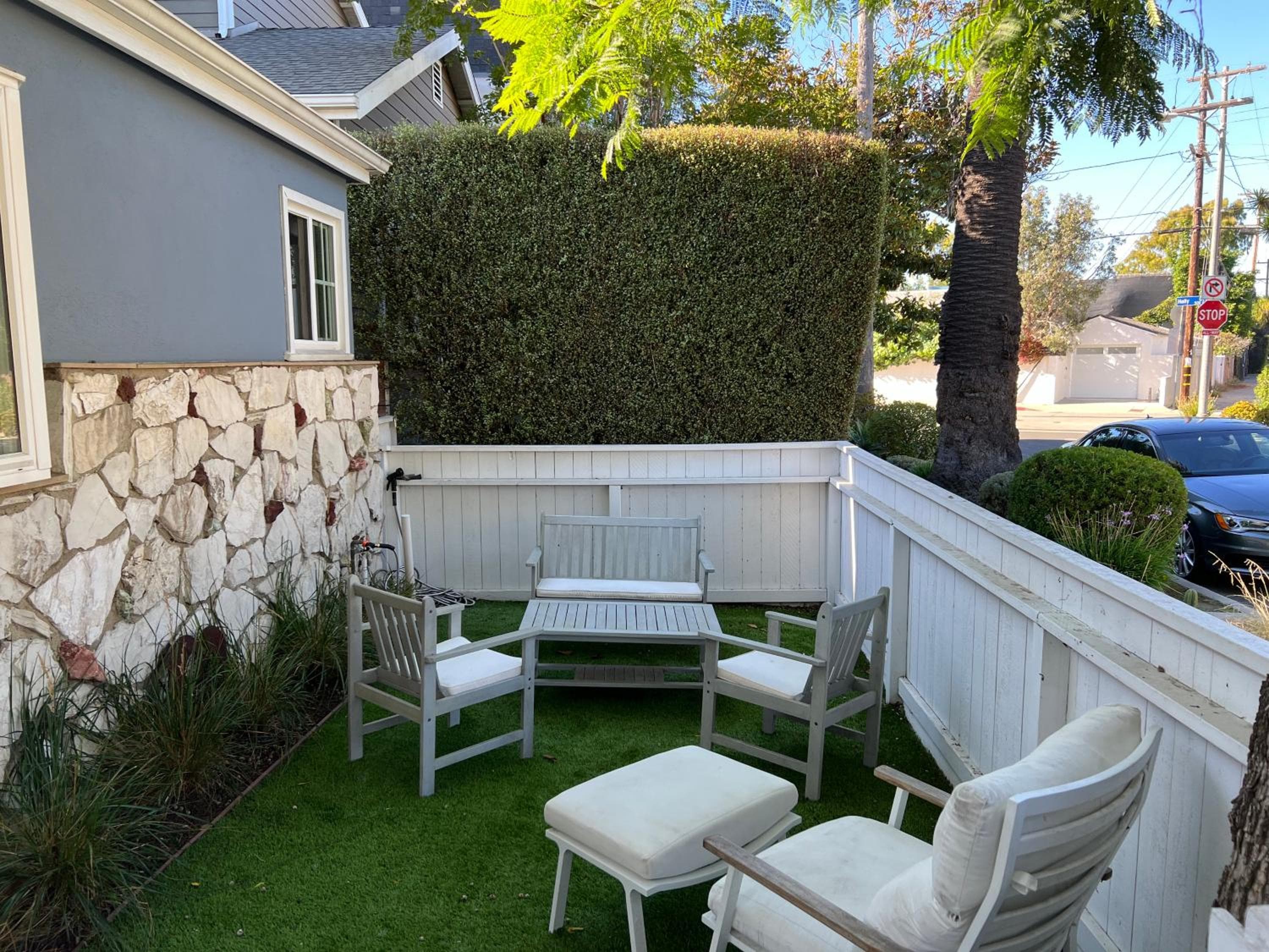 Chic Venice Beach Bungalow Steps from the Canals & Beach — 4