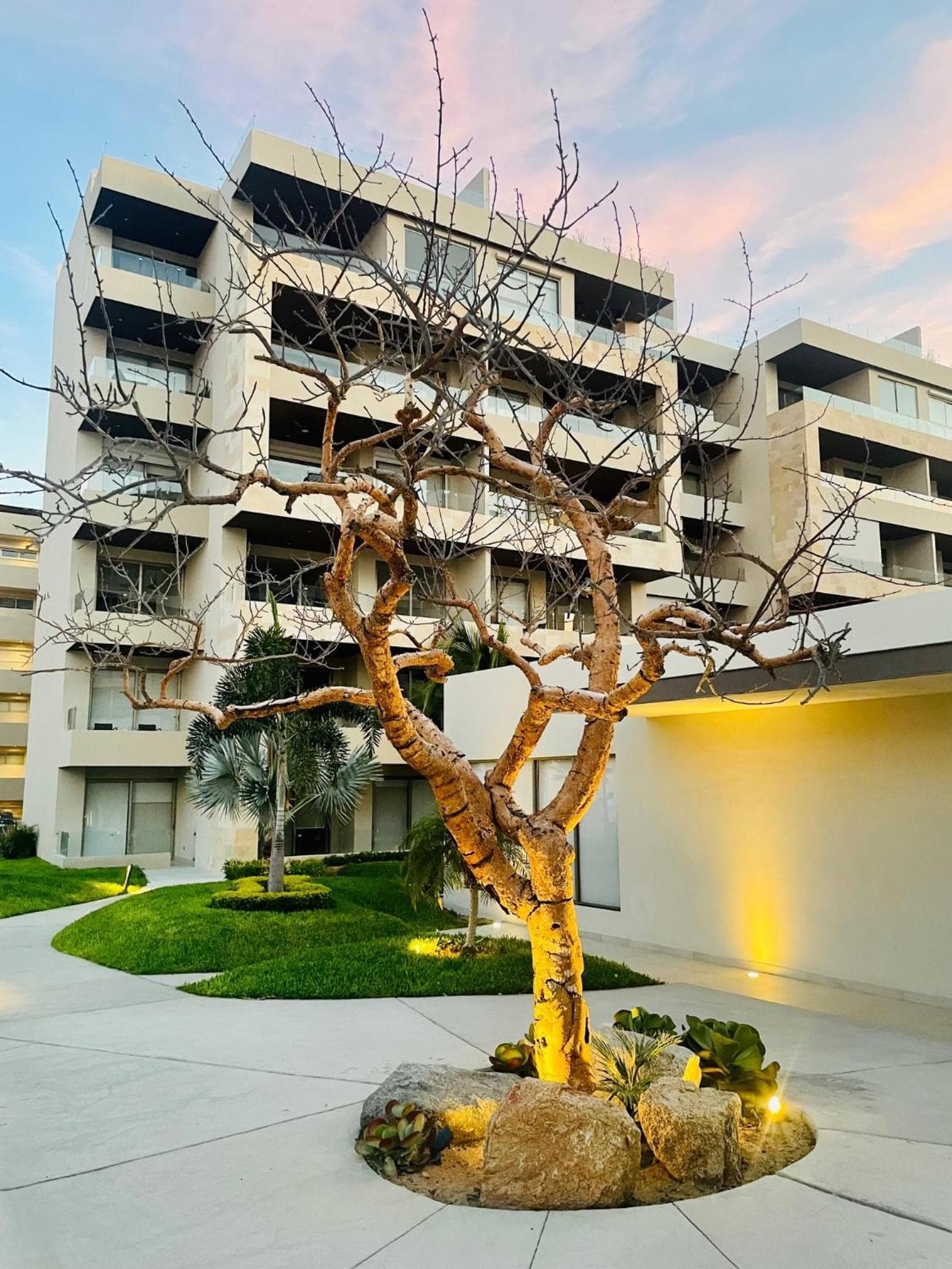 Precioso estudio con balcón, gran ubicación en Cabo San Lucas - Estacionamiento gratis — 7