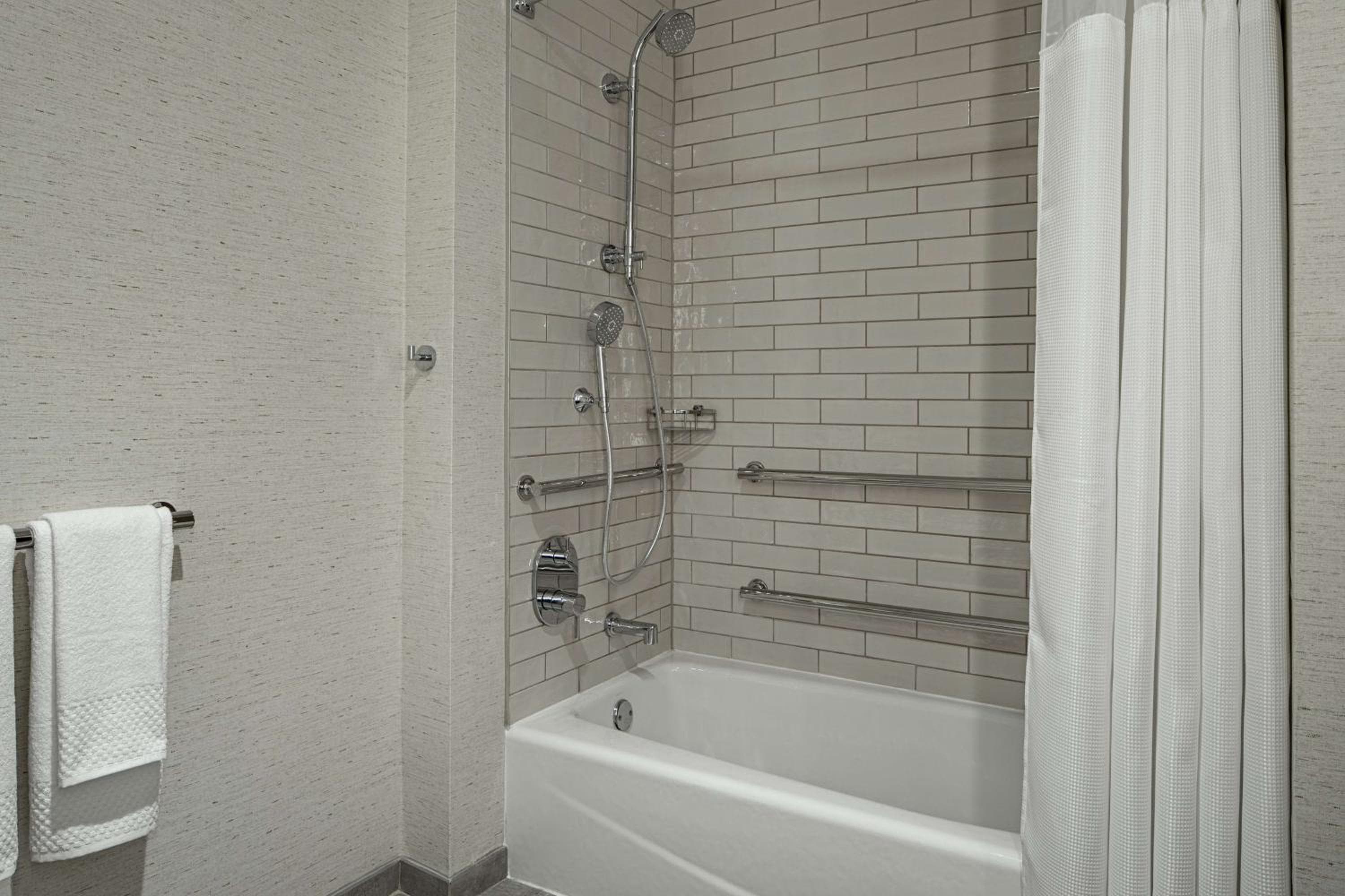 DoubleTree Suites by Hilton Orlando at Disney Springs — 25