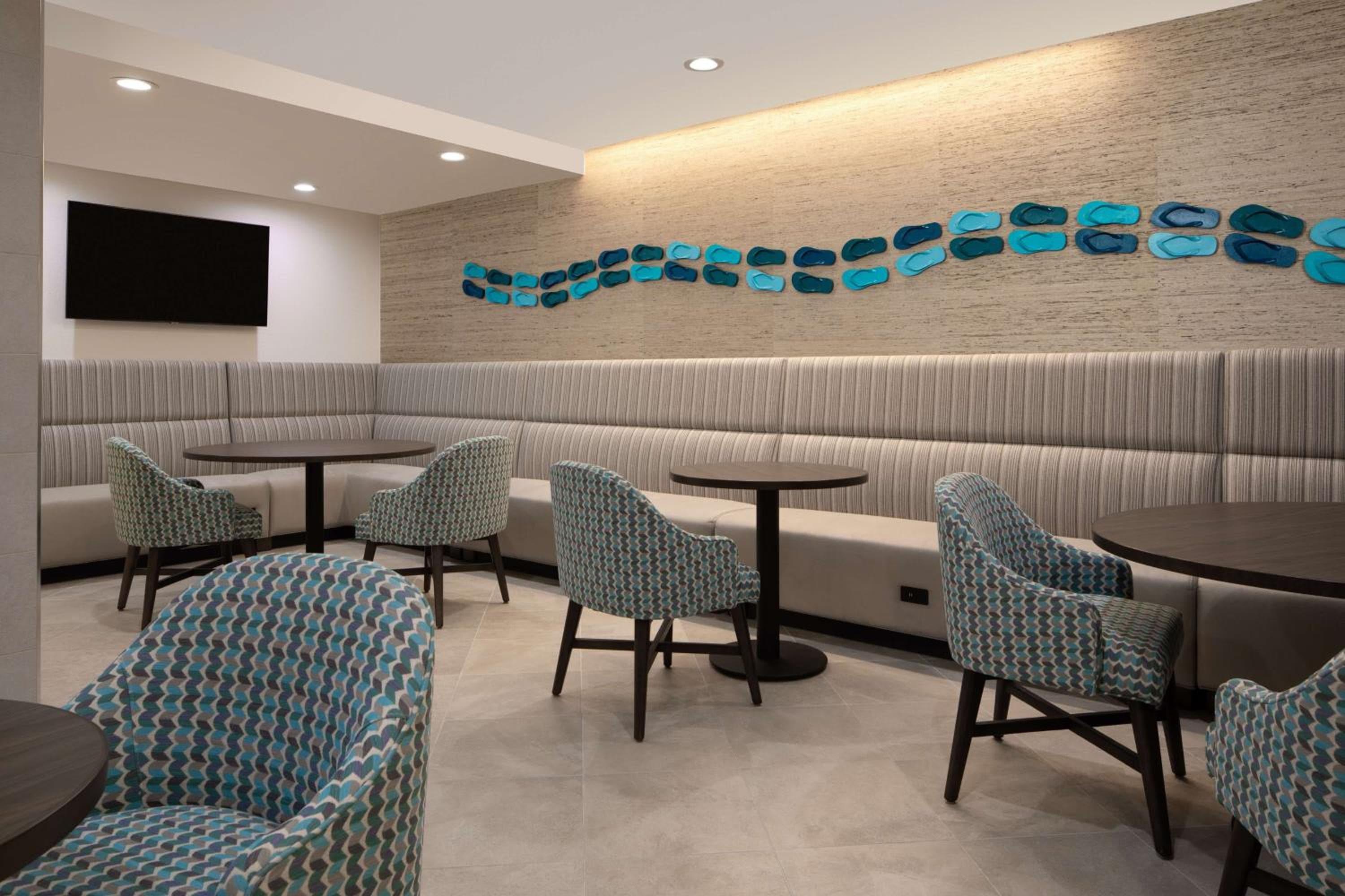 DoubleTree Suites by Hilton Orlando at Disney Springs — 30
