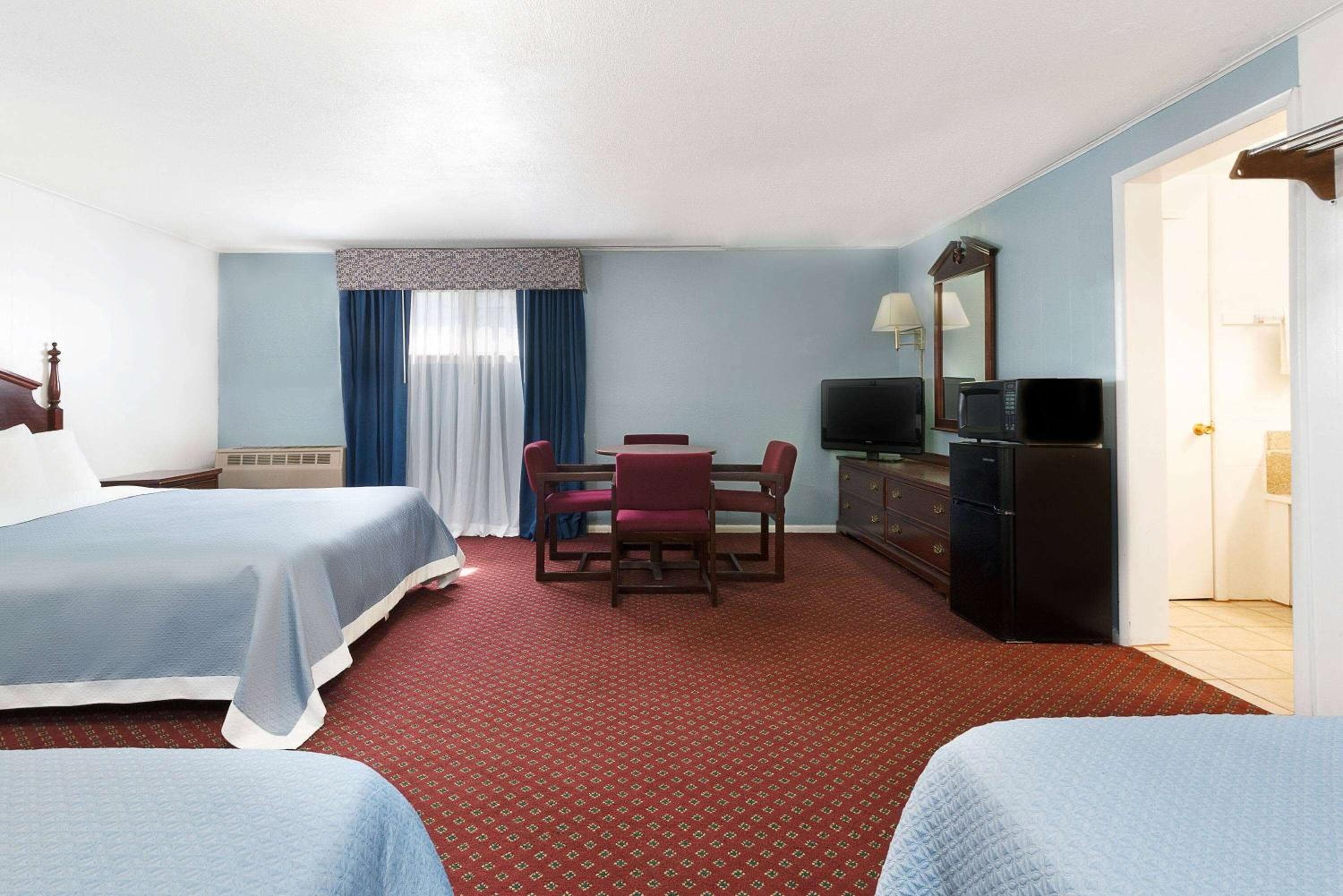 Travelodge by Wyndham Las Vegas NM — 4