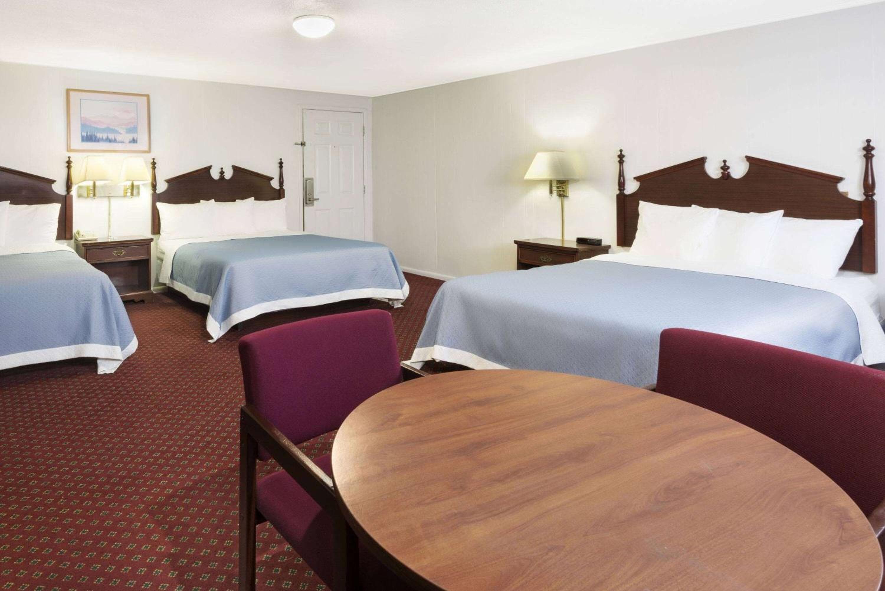 Travelodge by Wyndham Las Vegas NM — 5