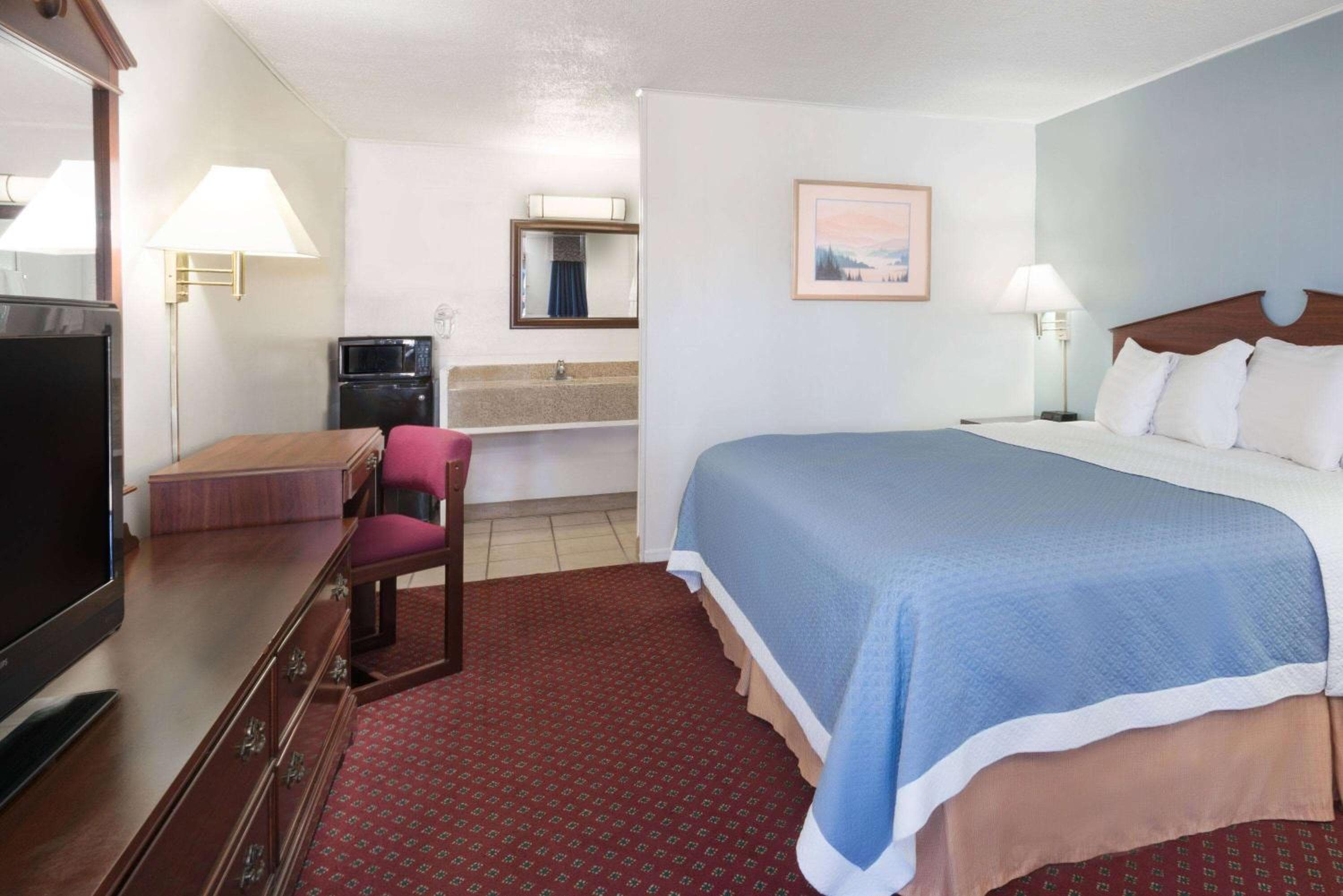 Travelodge by Wyndham Las Vegas NM — 7