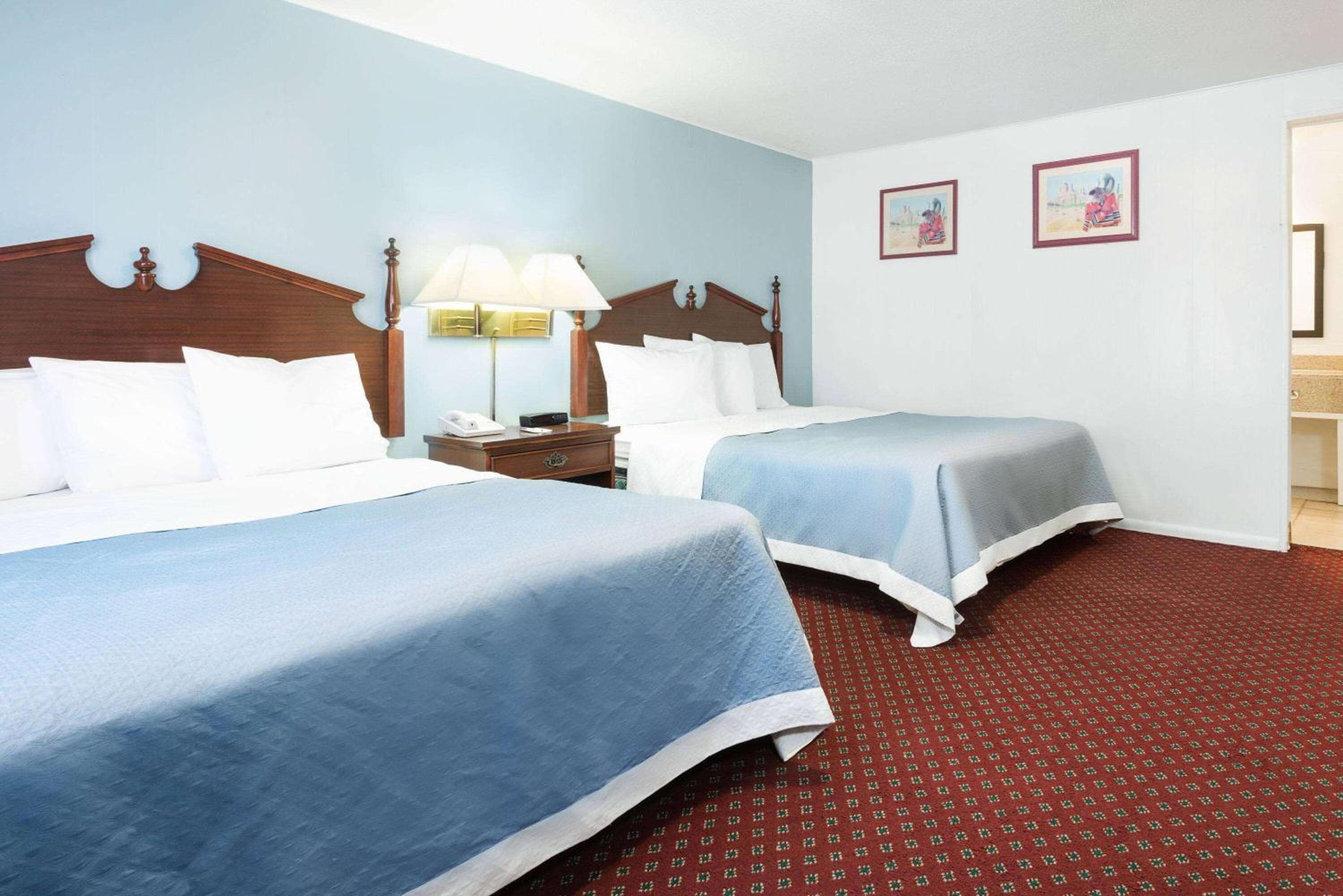 Travelodge by Wyndham Las Vegas NM — 8