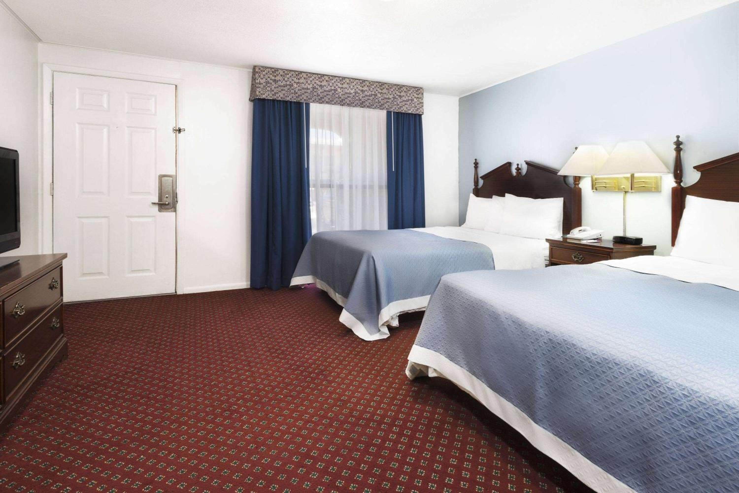 Travelodge by Wyndham Las Vegas NM — 10