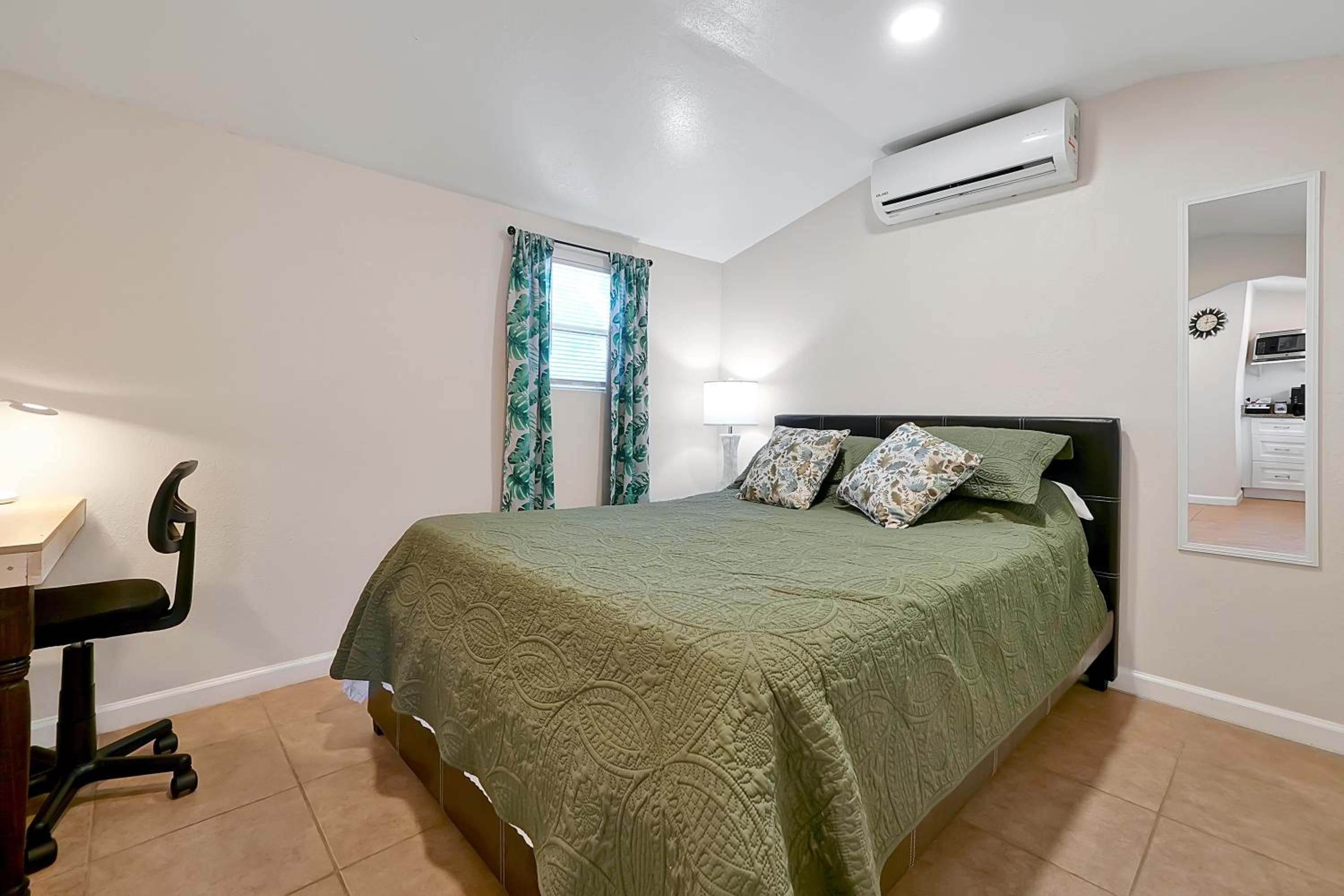 Gemütliches Privatzimmer in Tampa: Villa Romantic. — 19