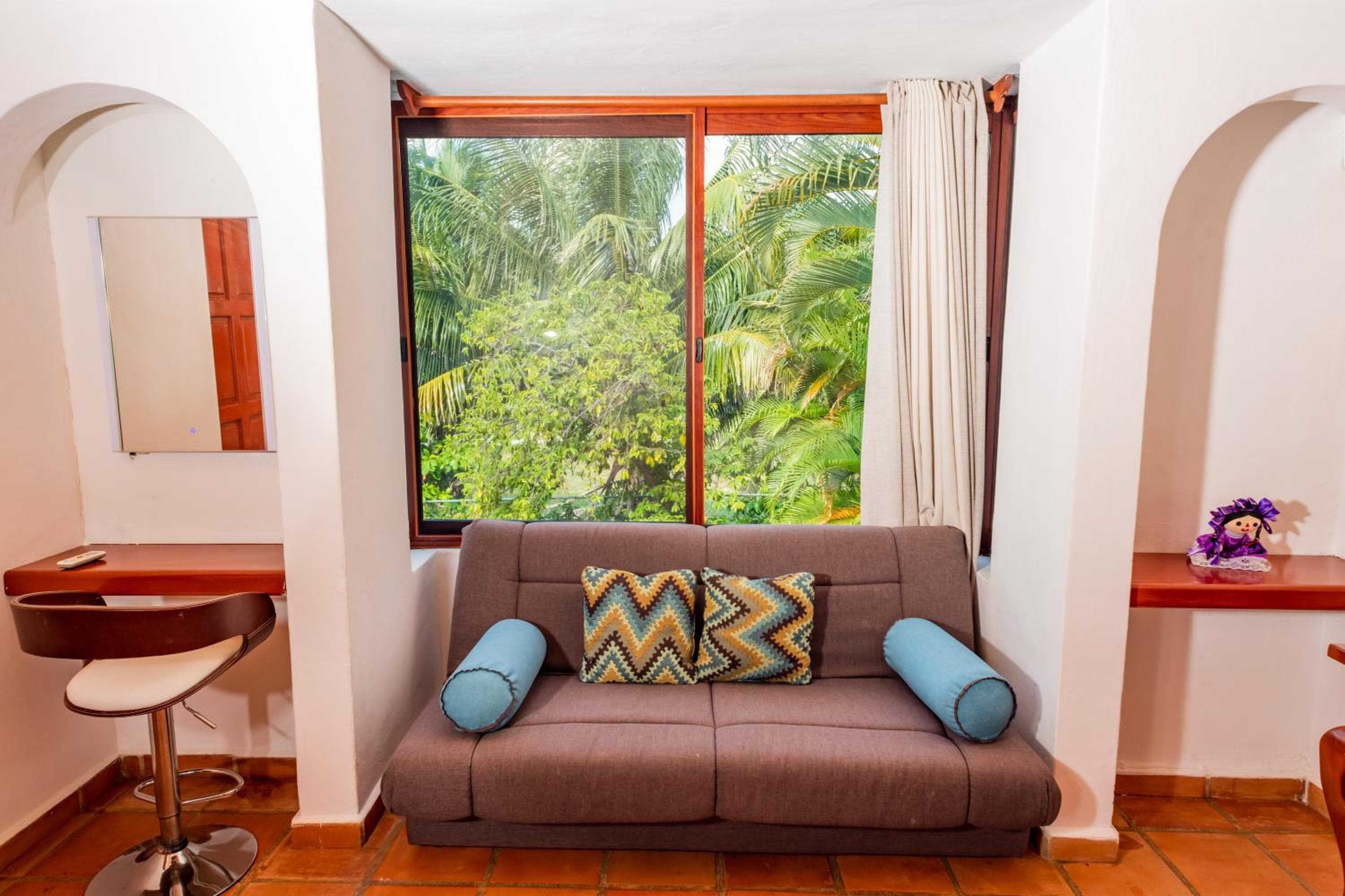 Villa tropically in Hotel Zone — 2