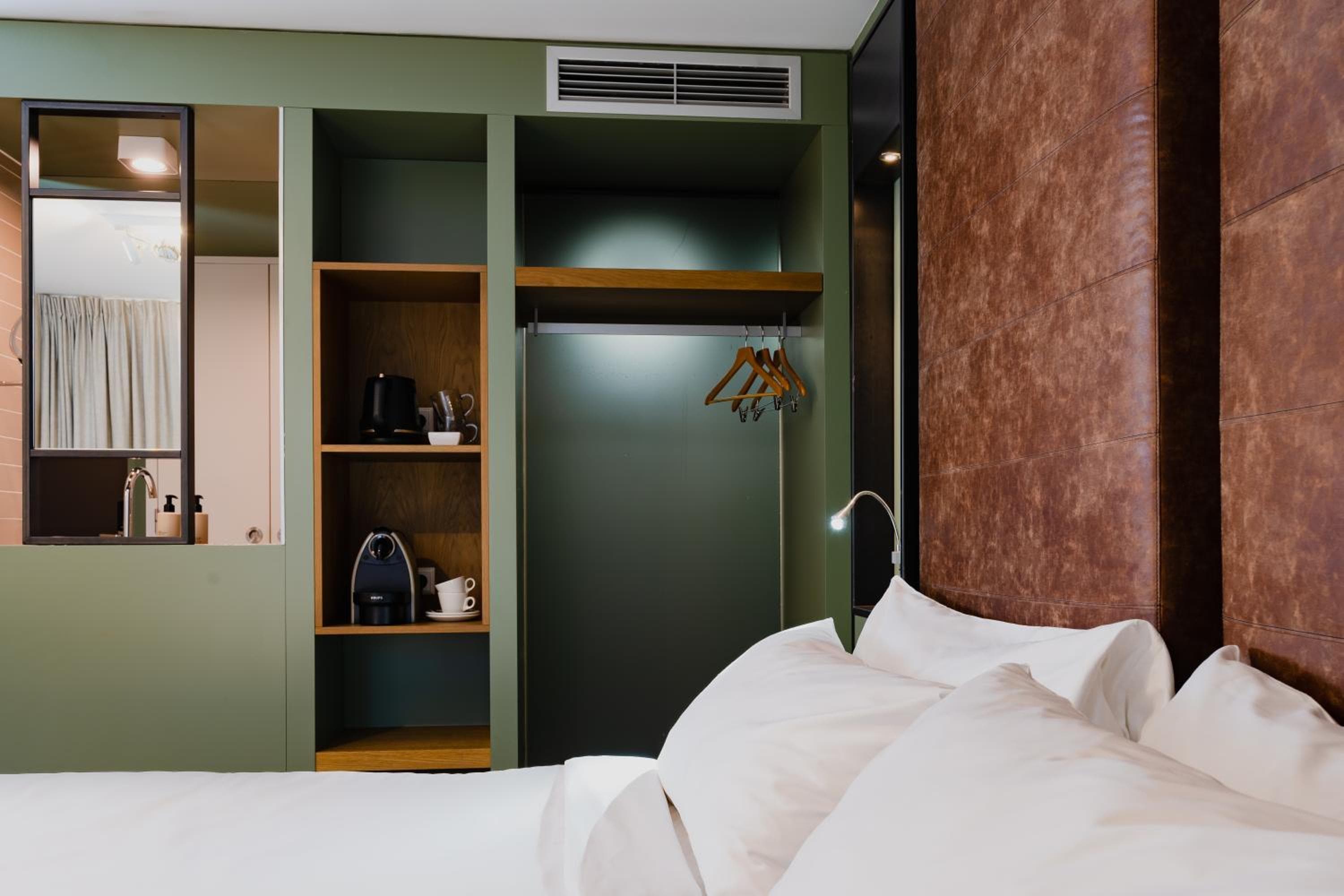 Hotel De Hallen — 6