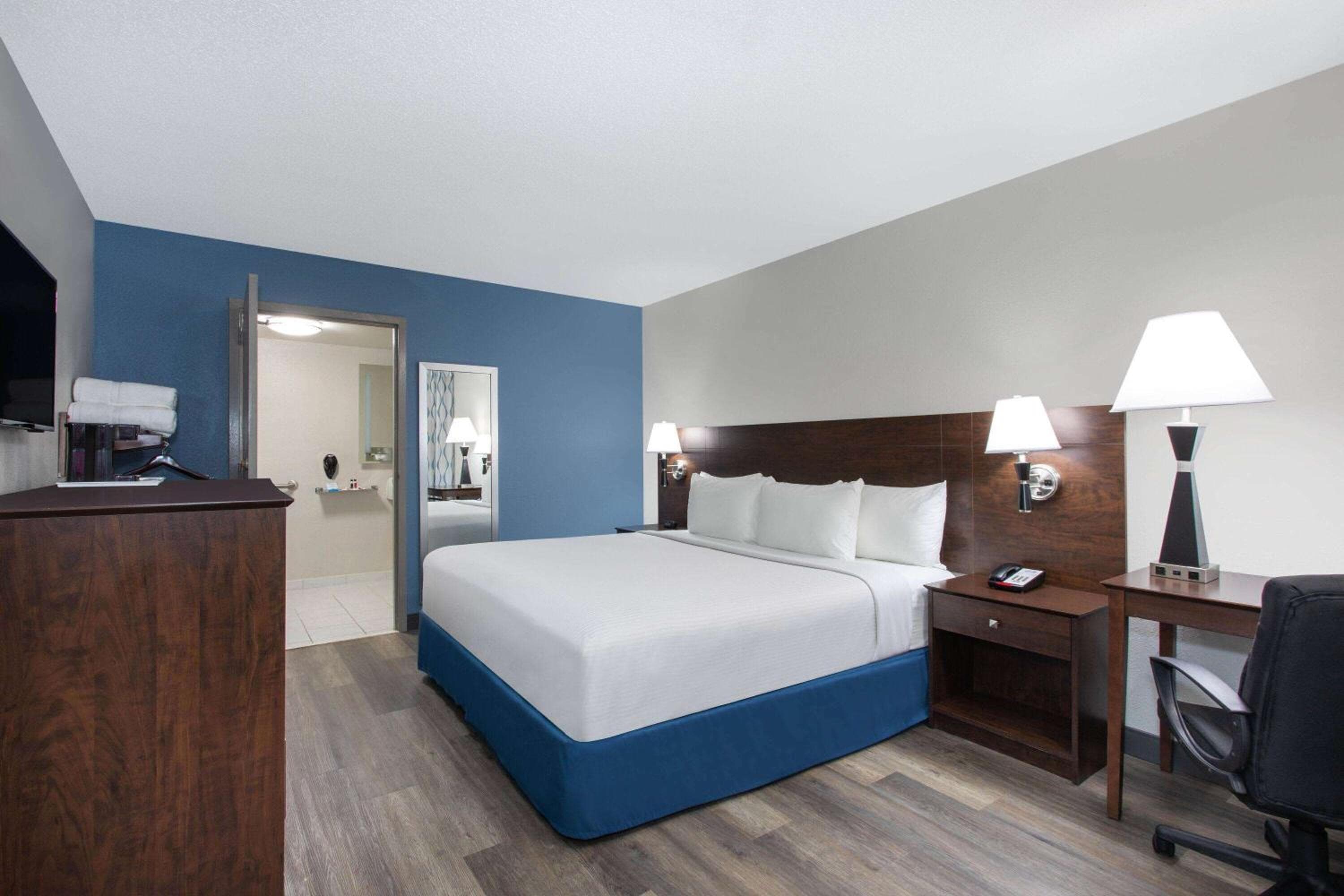 Days Inn by Wyndham Orlando Conv. Center/International Dr — 27