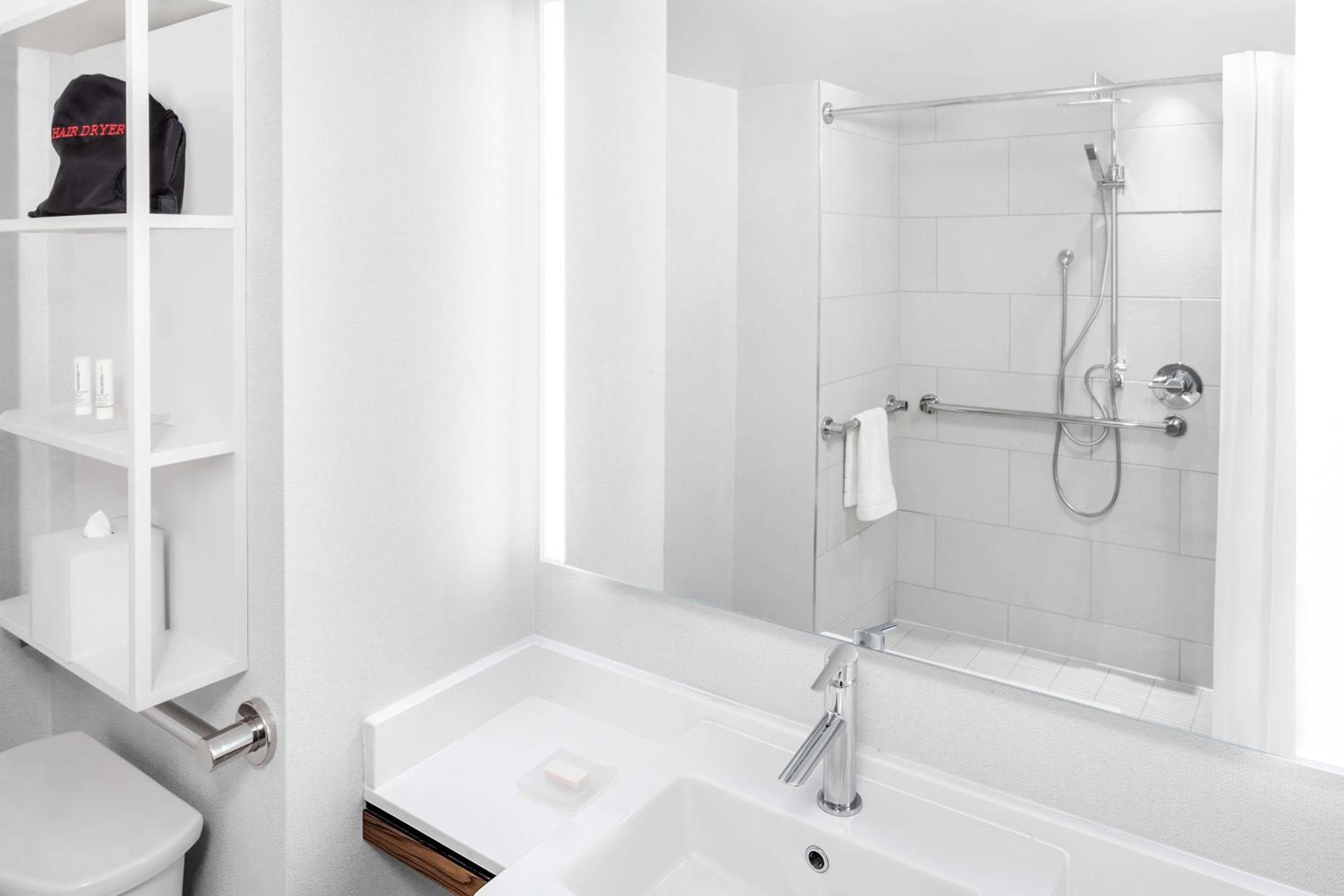 Fairfield Inn & Suites by Marriott New York Manhattan/Times Square Sud — 16