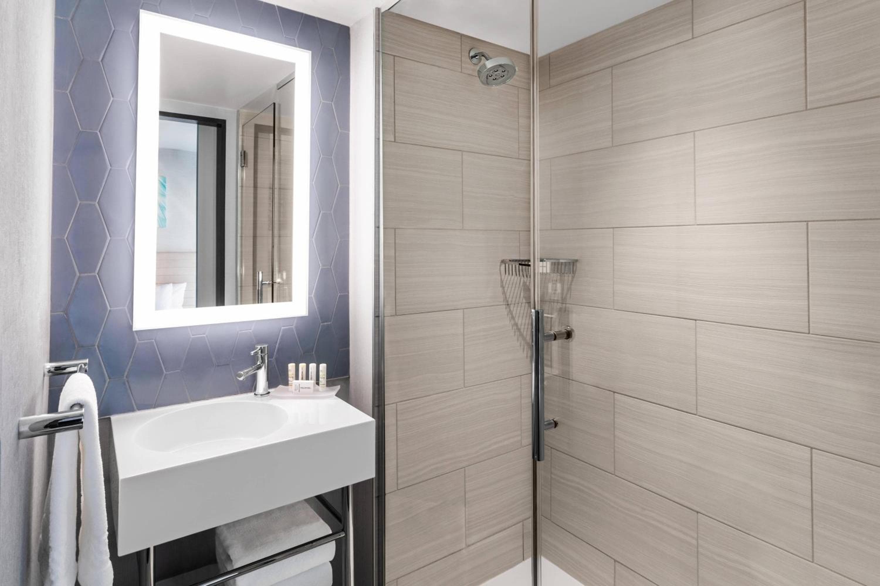 SpringHill Suites by Marriott New York Manhattan/Times Square Sud — 16
