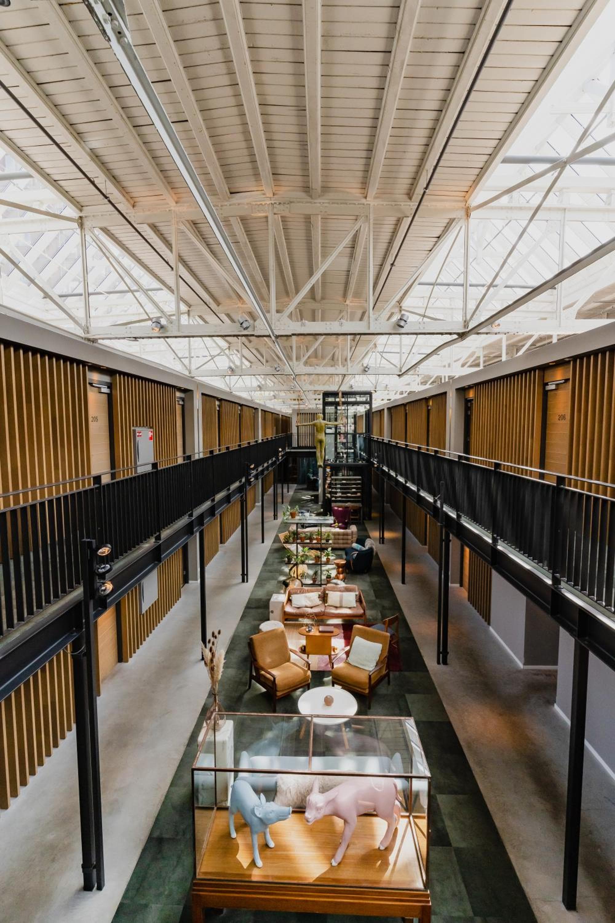 Hotel De Hallen — 16