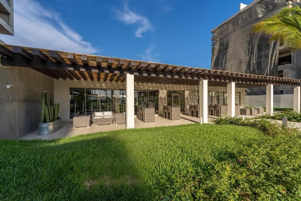 VISTA VELA 3 with 3BR/3Bath Condo — 1