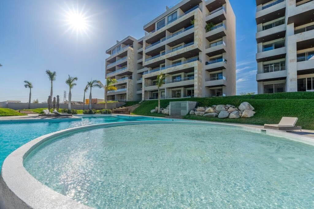 VISTA VELA 3 with 3BR/3Bath Condo — 2