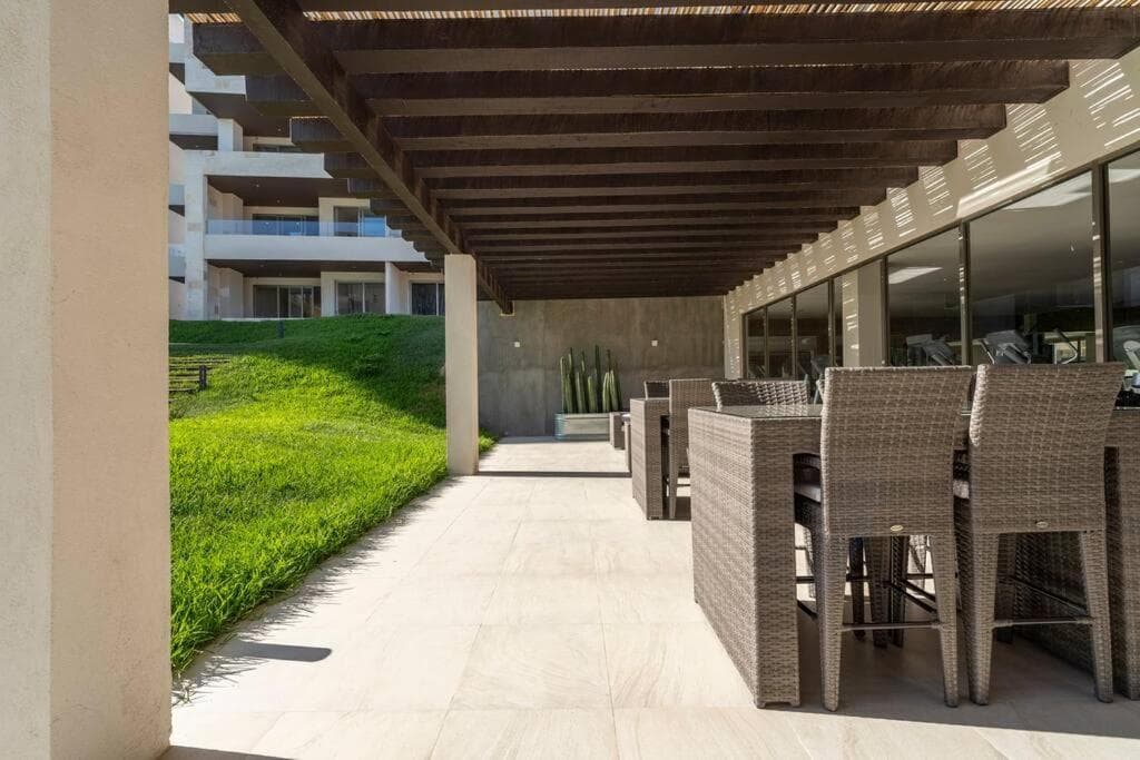 VISTA VELA 3 with 3BR/3Bath Condo — 3