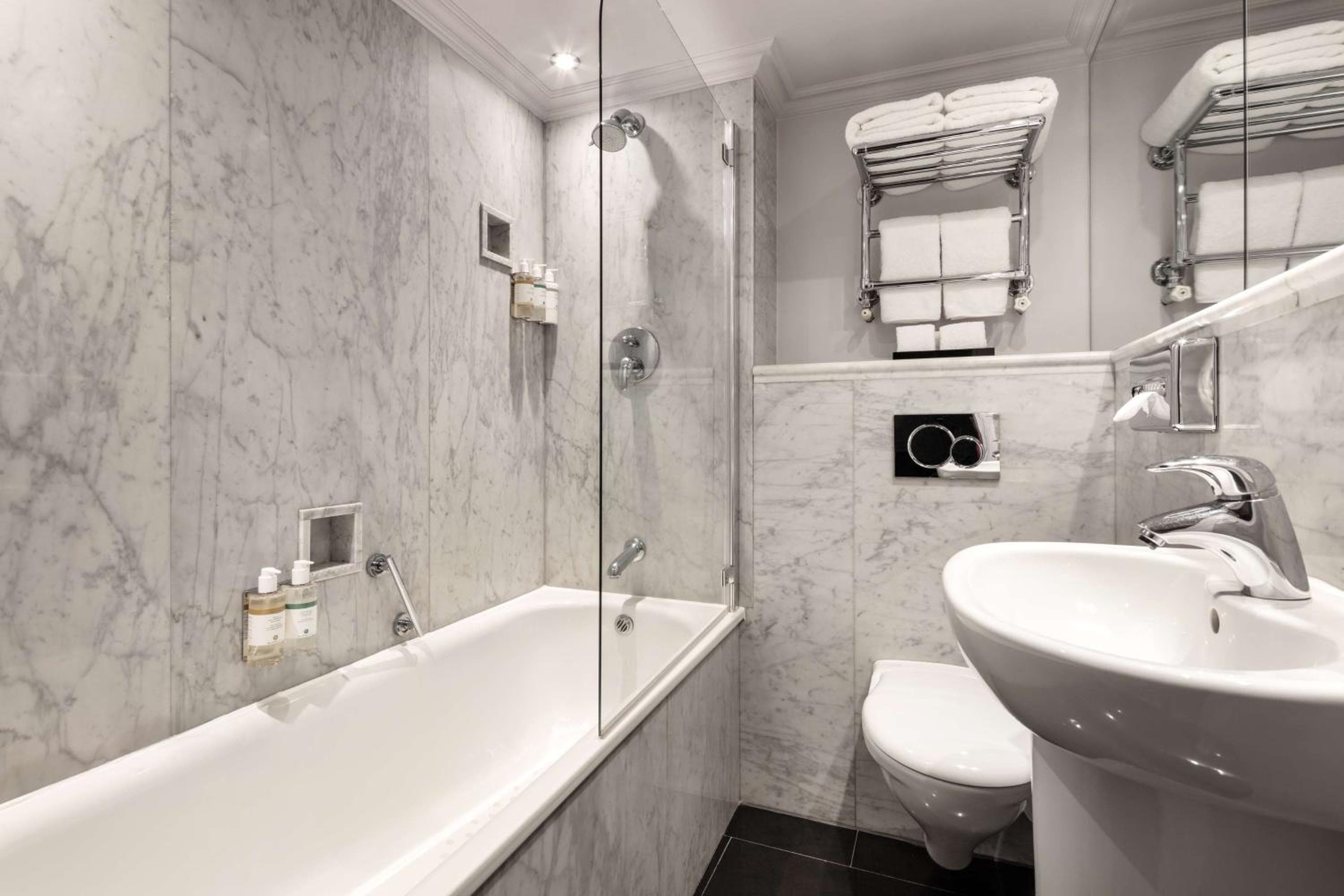 Radisson Blu Hotel, London Tottenham Court Road — 19