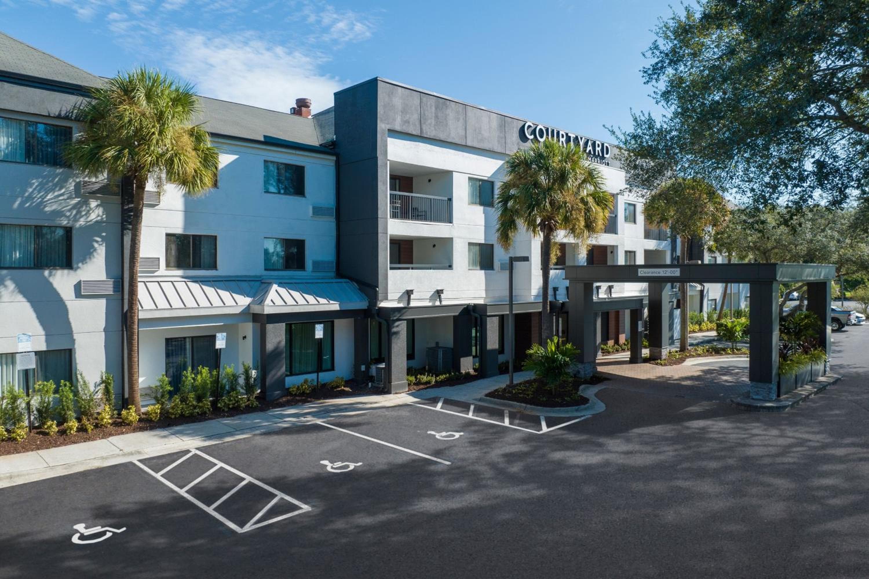 Courtyard Tampa Norte/I-75 Fletcher — 6