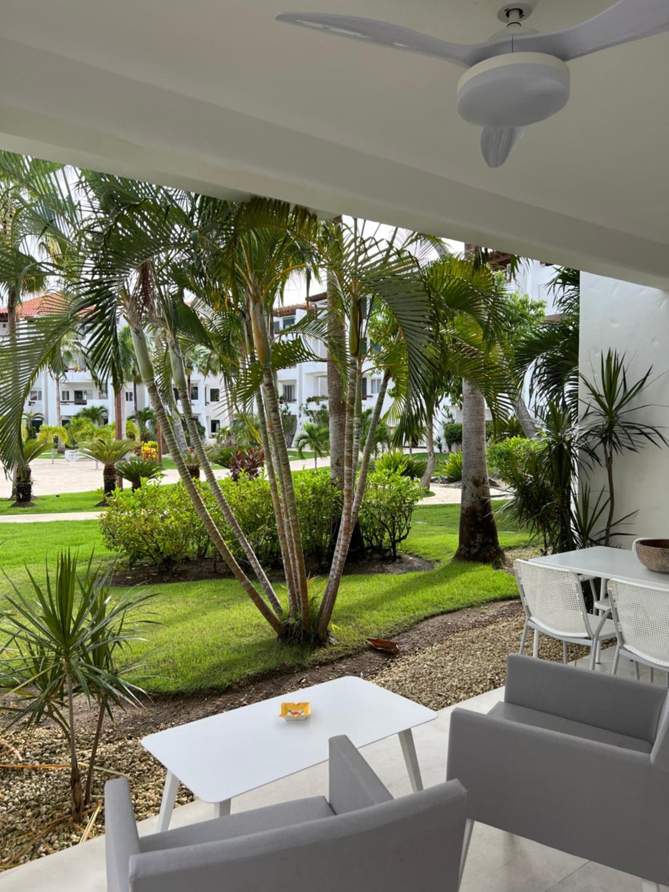 Condominio de 1 dormitorio frente al mar completamente renovado en la comunidad cerrada de Stanza Mare con playa privada, piscina, restaurante y comodidade — 19
